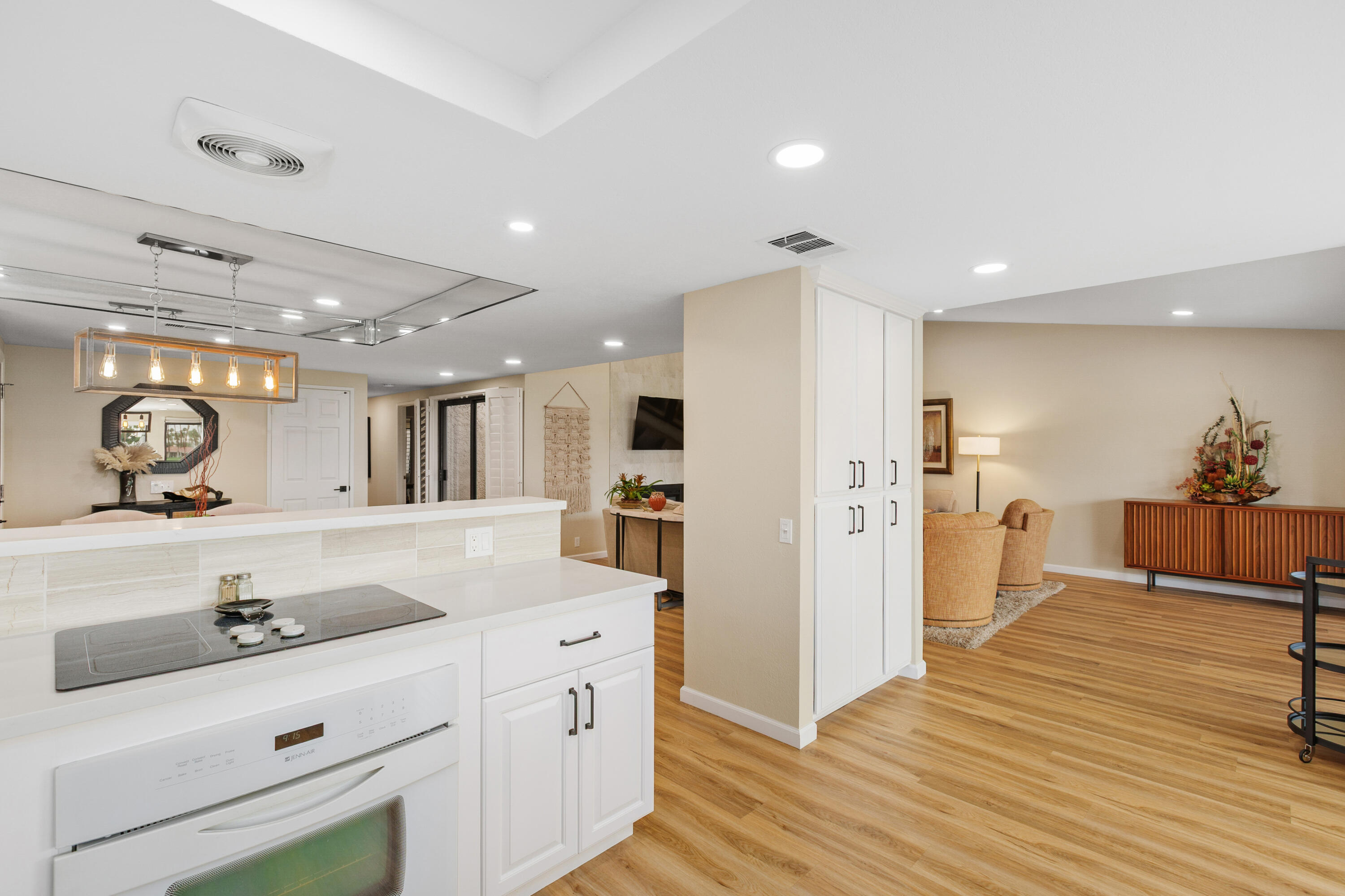 Palm Desert, California, 92260, United States, 3 Bedrooms Bedrooms, ,2 BathroomsBathrooms,Residential,For Sale,1993361