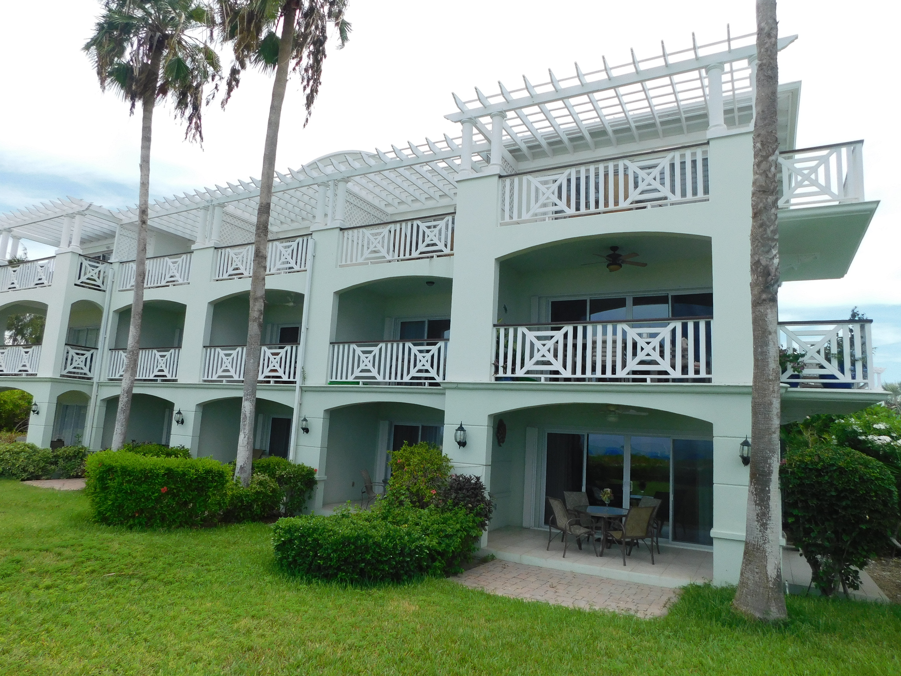  BEACH-LEVEL CORNER SUITE  Royal West Indies - Suite 115 - 物件實景