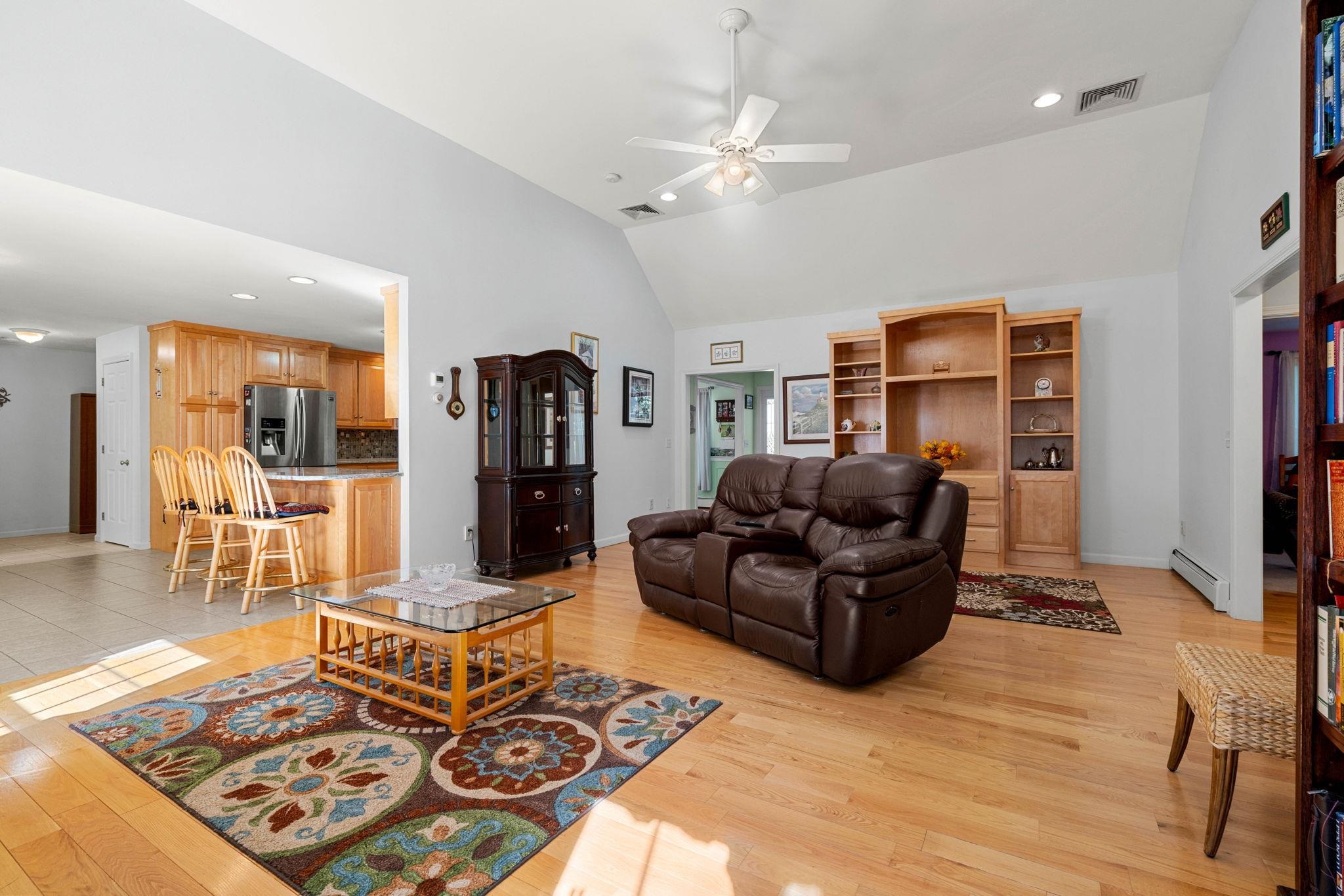 Chester, New Hampshire, 03036, United States, 3 Bedrooms Bedrooms, ,2 BathroomsBathrooms,Residential,For Sale,1926027