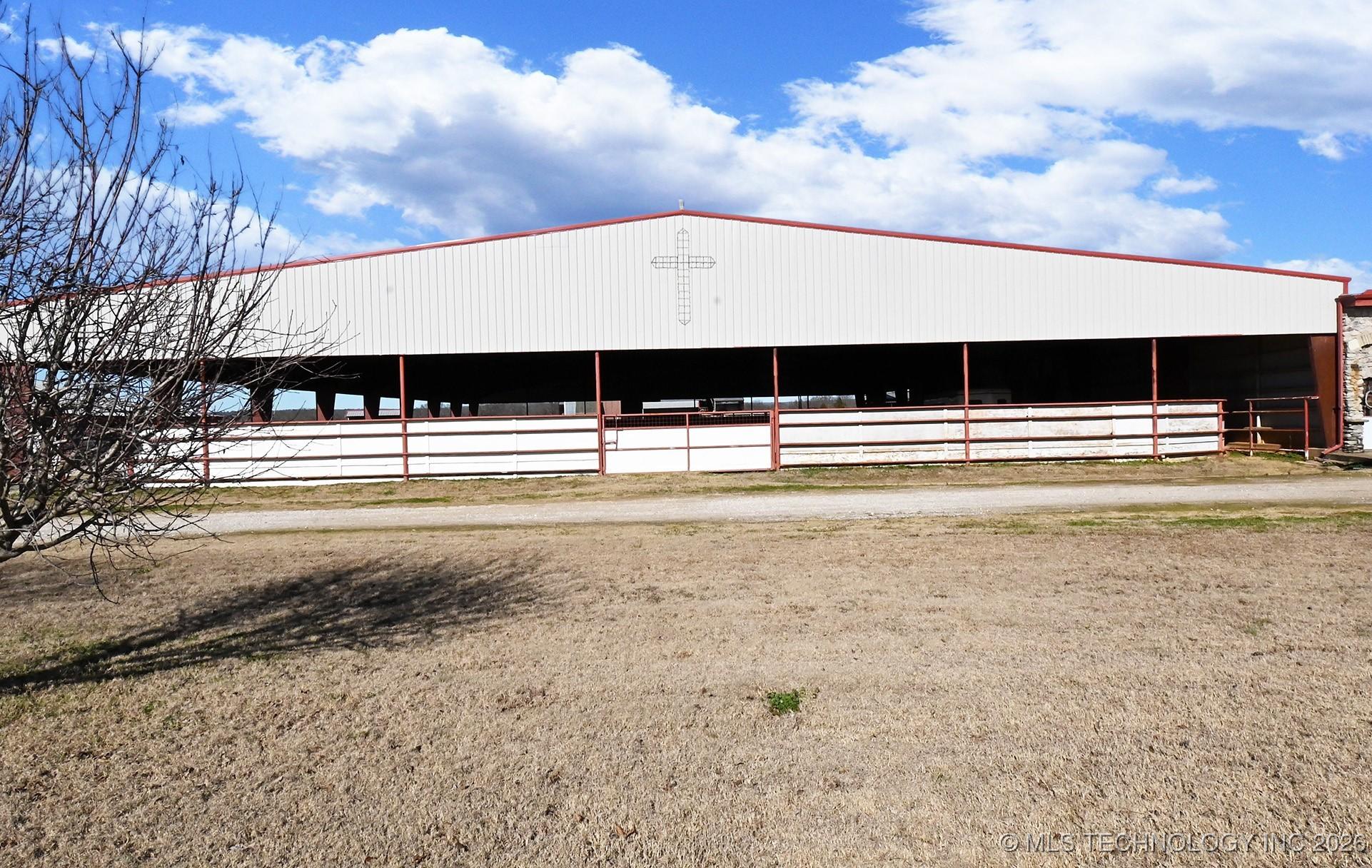 Sallisaw, Oklahoma, 74955, United States, 6 Bedrooms Bedrooms, ,4 BathroomsBathrooms,Residential,For Sale,2009244