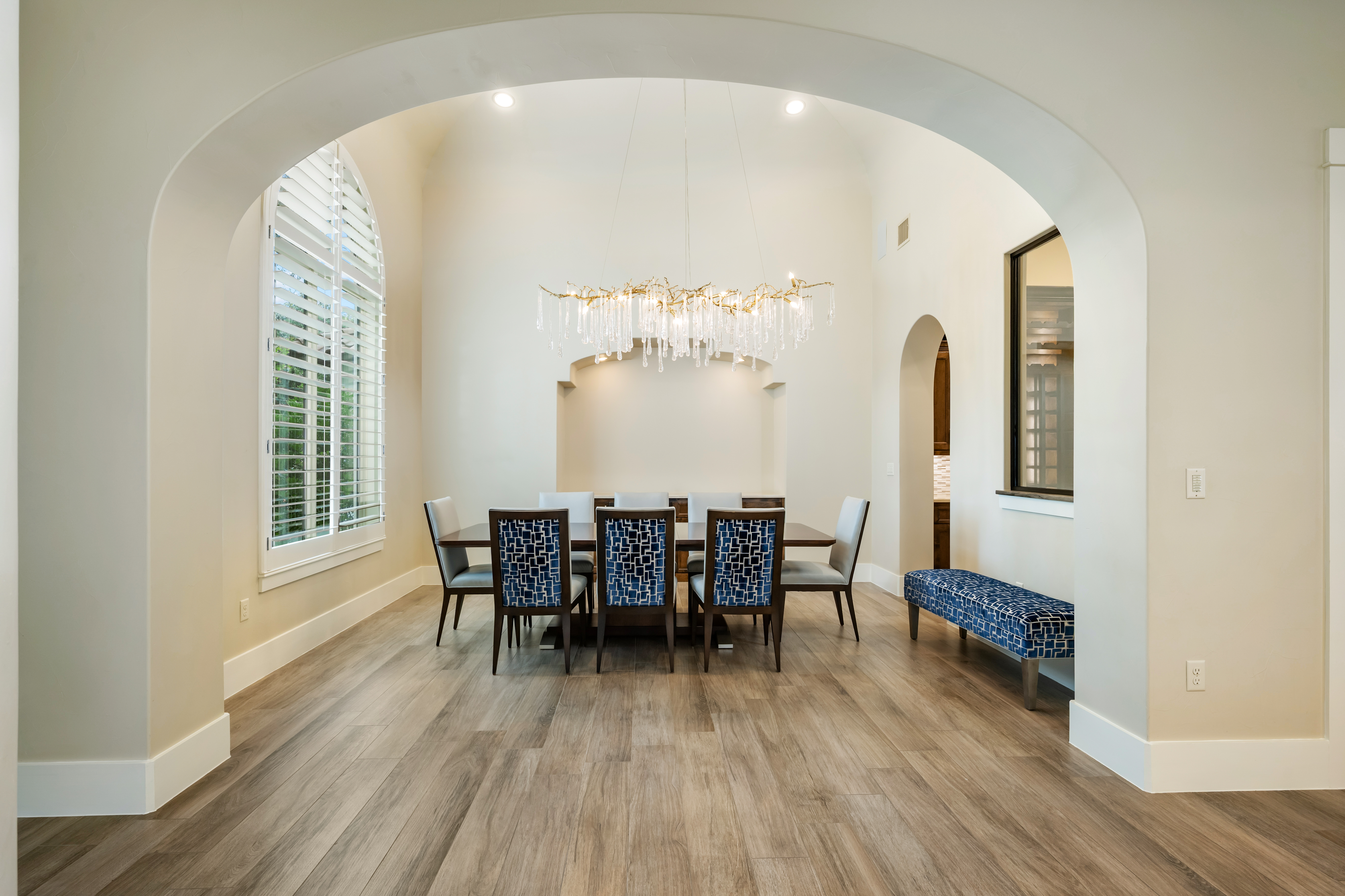  Defined By Timeless Santa Barbara Architecture And Exceptional Craftsmanship - 物件實景