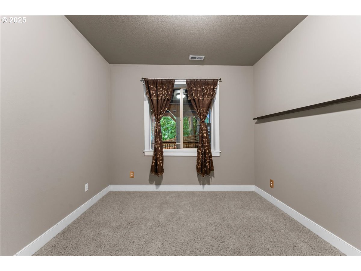 Portland, Oregon, 97266, United States, 4 Bedrooms Bedrooms, ,3 BathroomsBathrooms,Residential,For Sale,1836863