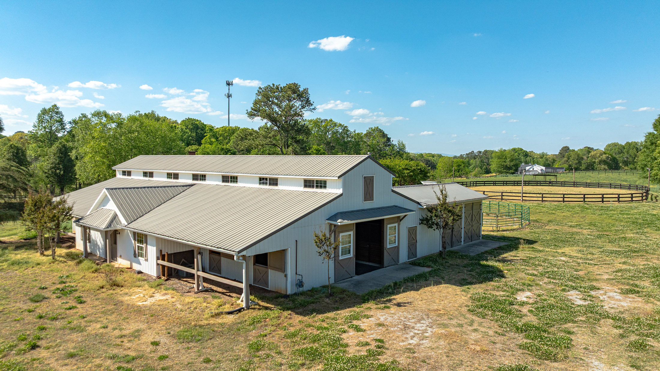  Exceptional Equestrian Estate: A Rare Blend of Luxury, Functionality, and Charm - 物件實景