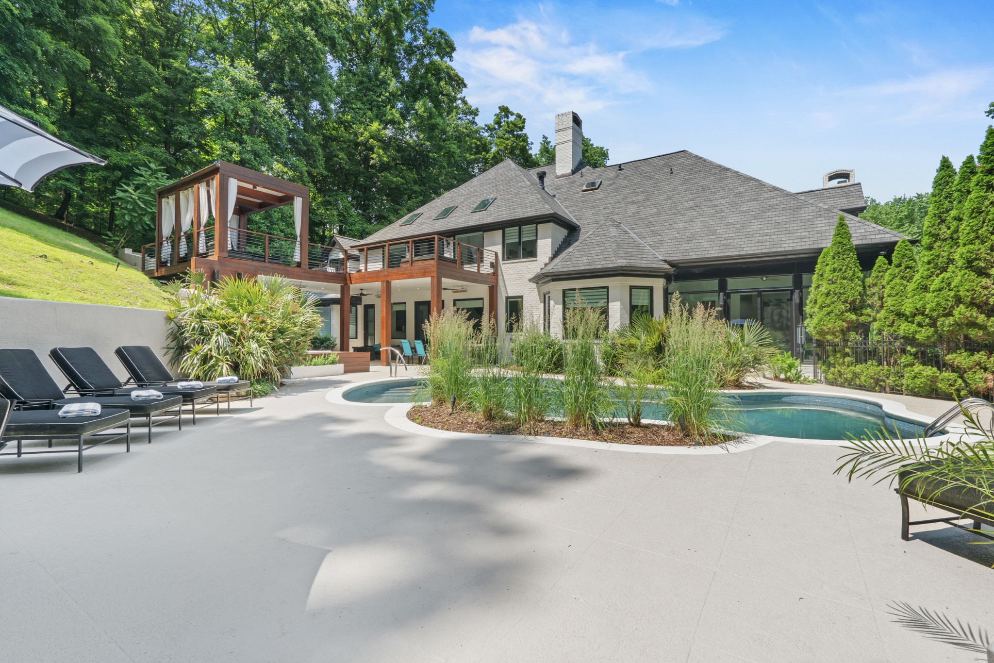 Nashville, Tennessee, 37215, United States, 5 Bedrooms Bedrooms, ,11 BathroomsBathrooms,Residential,For Sale,1885456