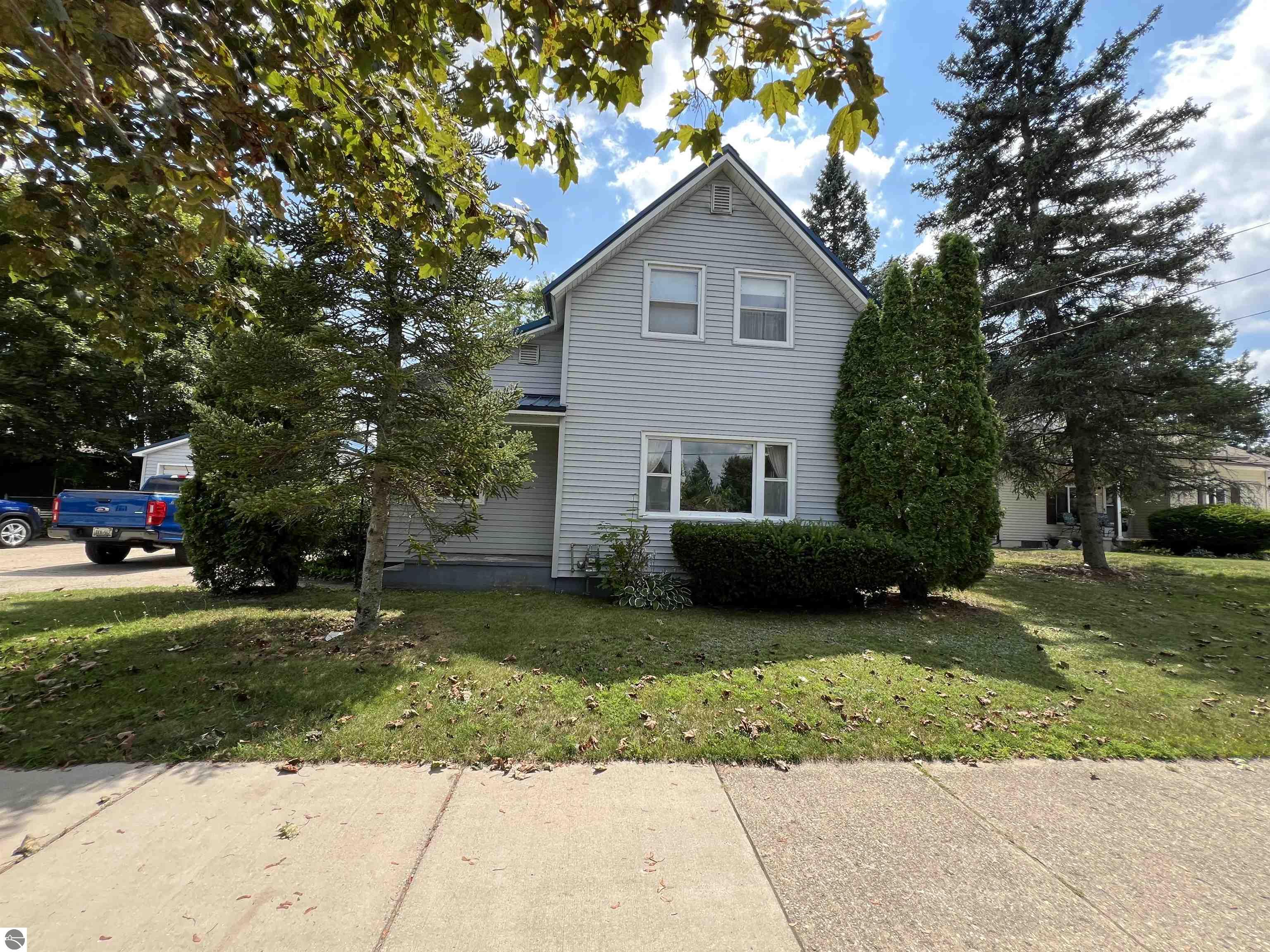Chestnut St, Cadillac, MI 49601