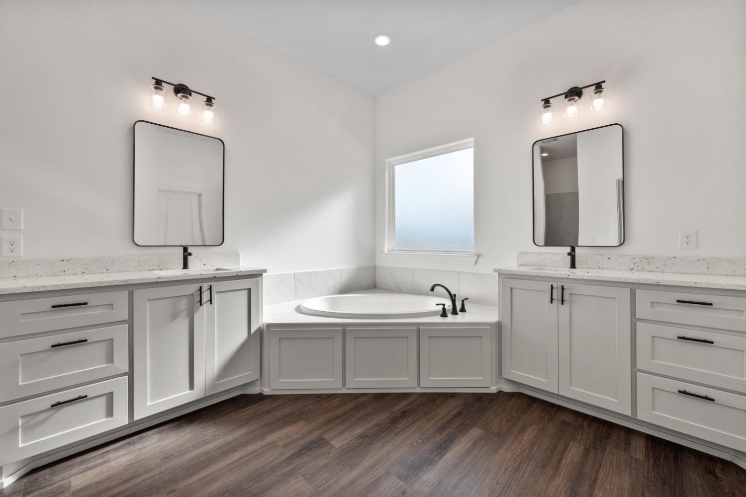 Lubbock, Texas, 79424, United States, 4 Bedrooms Bedrooms, ,3 BathroomsBathrooms,Residential,For Sale,1923966
