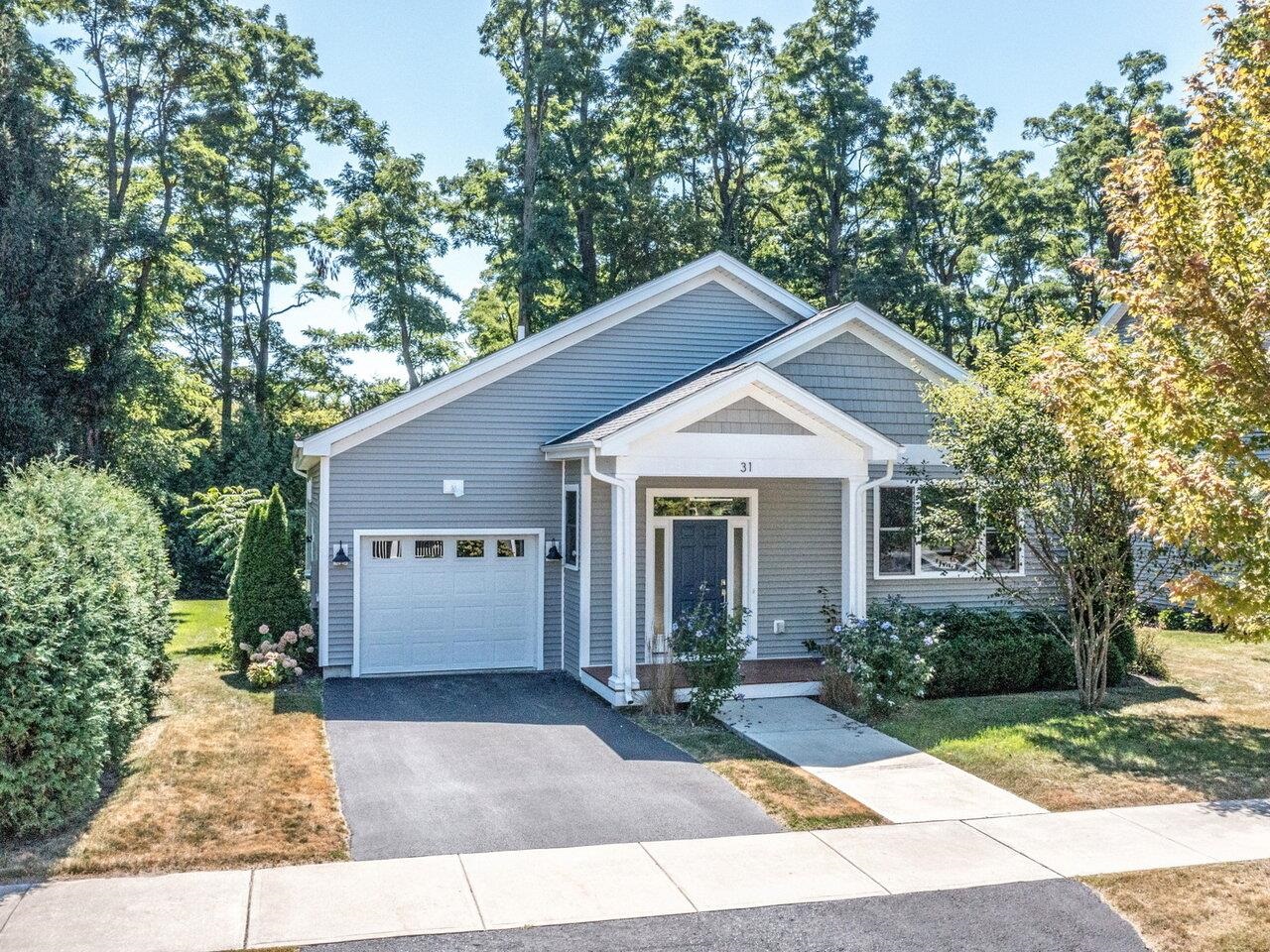 Burlington, Vermont, 05401, United States, 2 Bedrooms Bedrooms, ,2 BathroomsBathrooms,Residential,For Sale,1927206