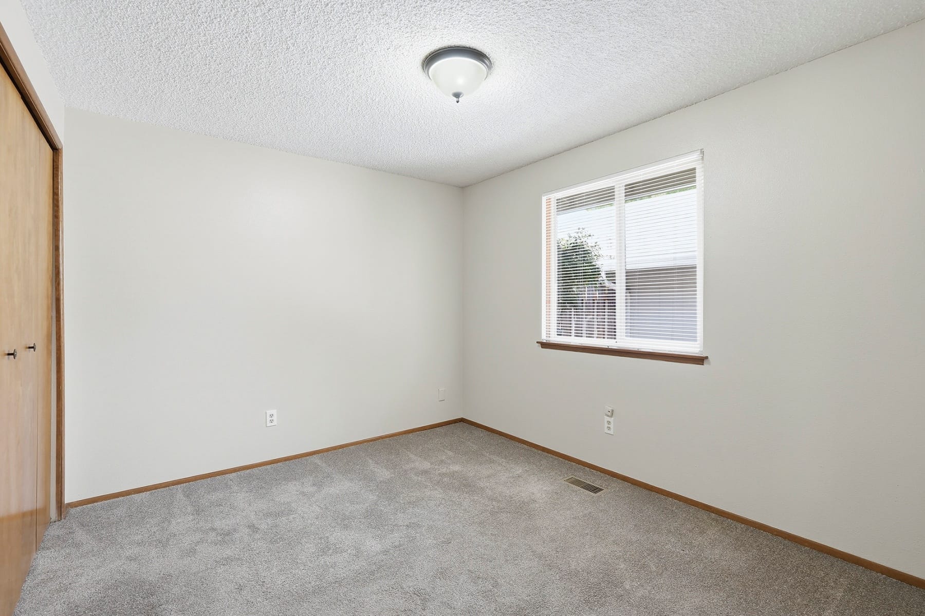  2986 SE BLUE BIRD DR Hillsboro, OR 97123 - 物件實景