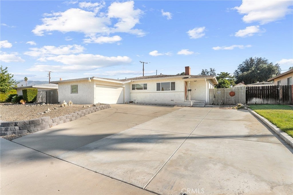 Redlands, California, 92374, United States, 4 Bedrooms Bedrooms, ,2 BathroomsBathrooms,Residential,For Sale,1987095