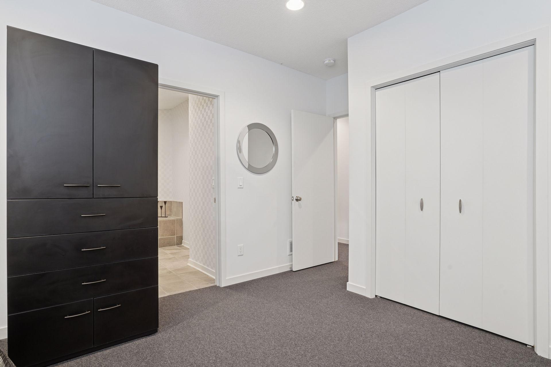 Lilydale, Minnesota, 55118, United States, 3 Bedrooms Bedrooms, ,3 BathroomsBathrooms,Residential,For Sale,1989452