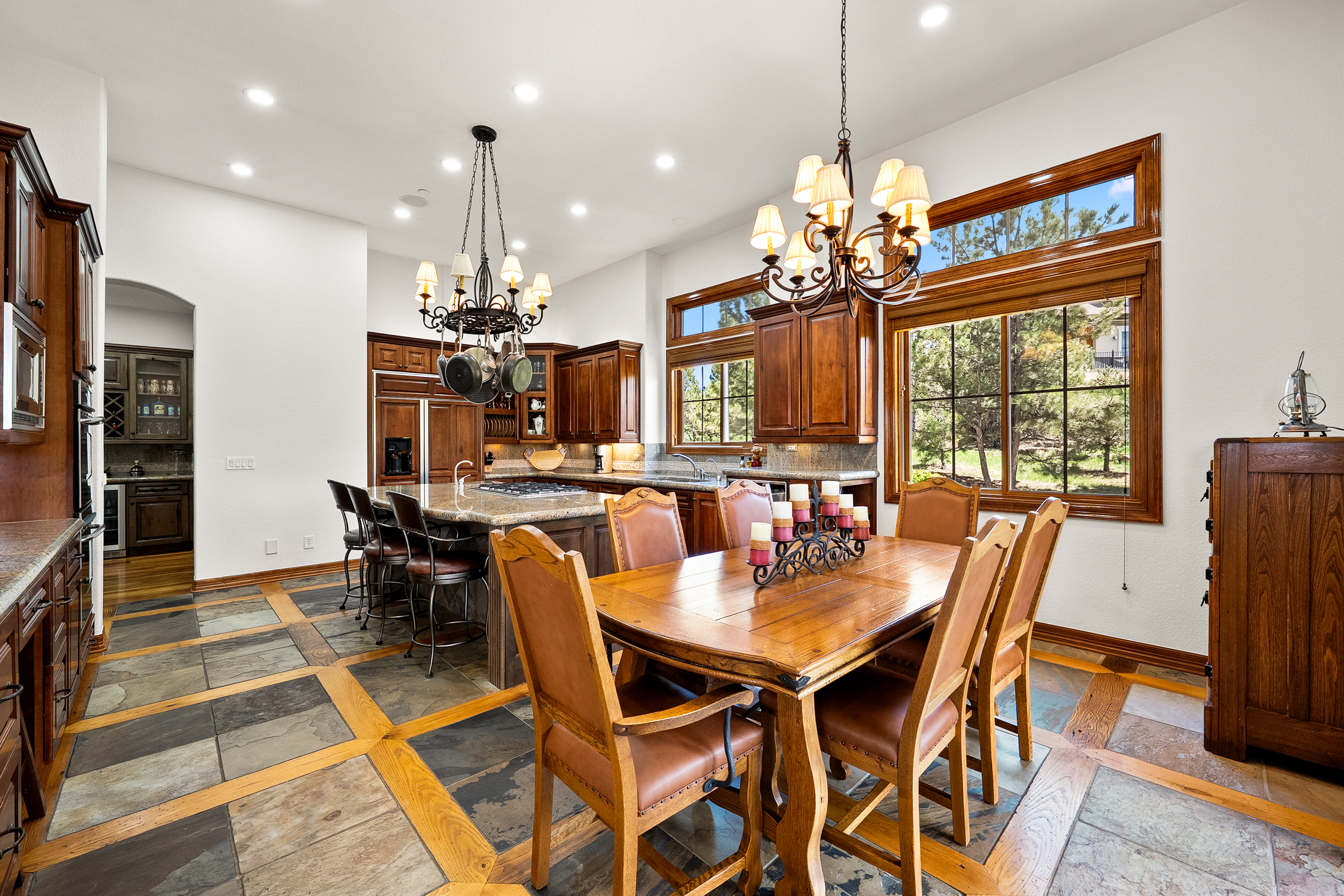  Exceptional ranch-style home in the prestigious gated golf course community - 物件實景