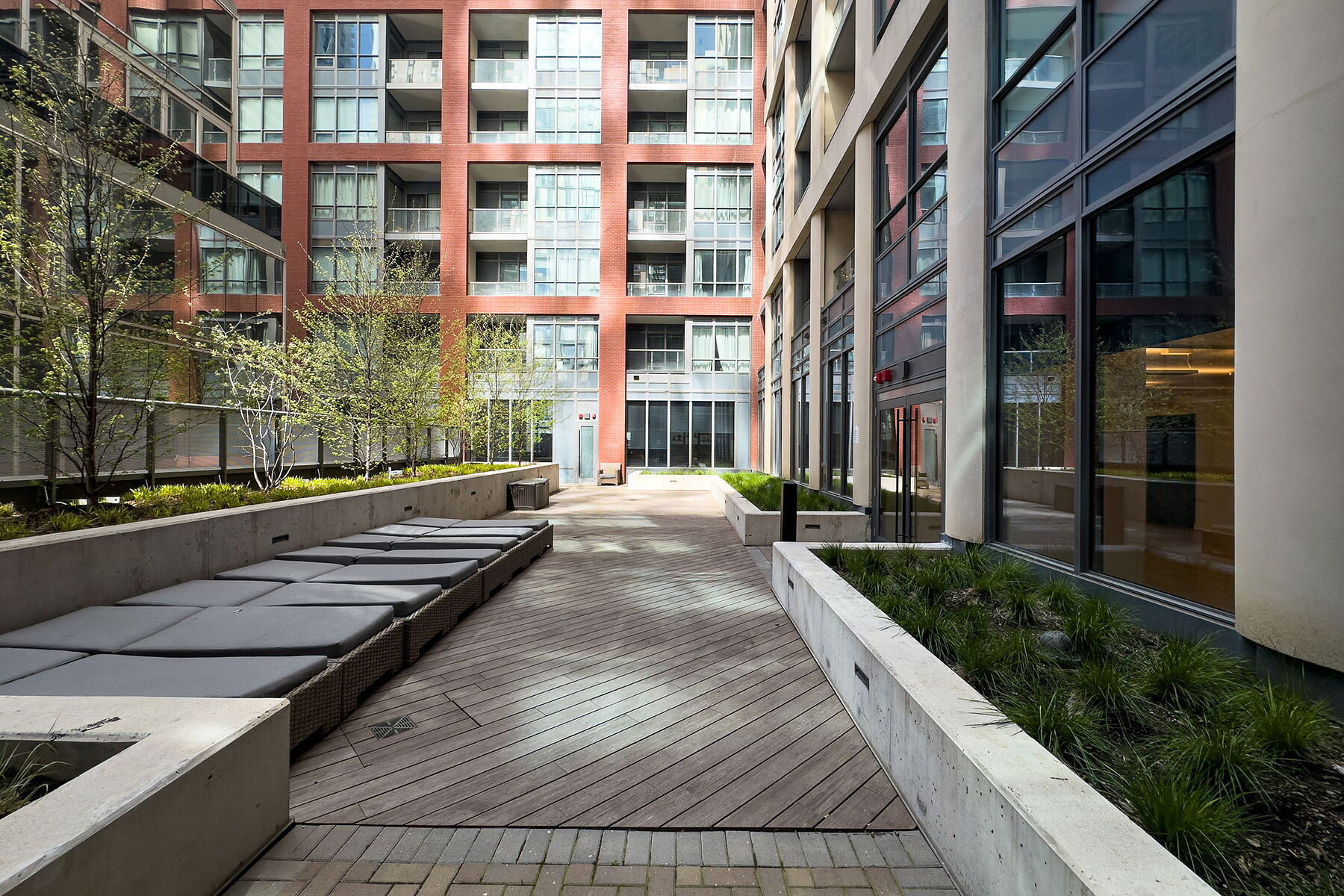  Suite 611 at Peter & Adelaide - 物件實景