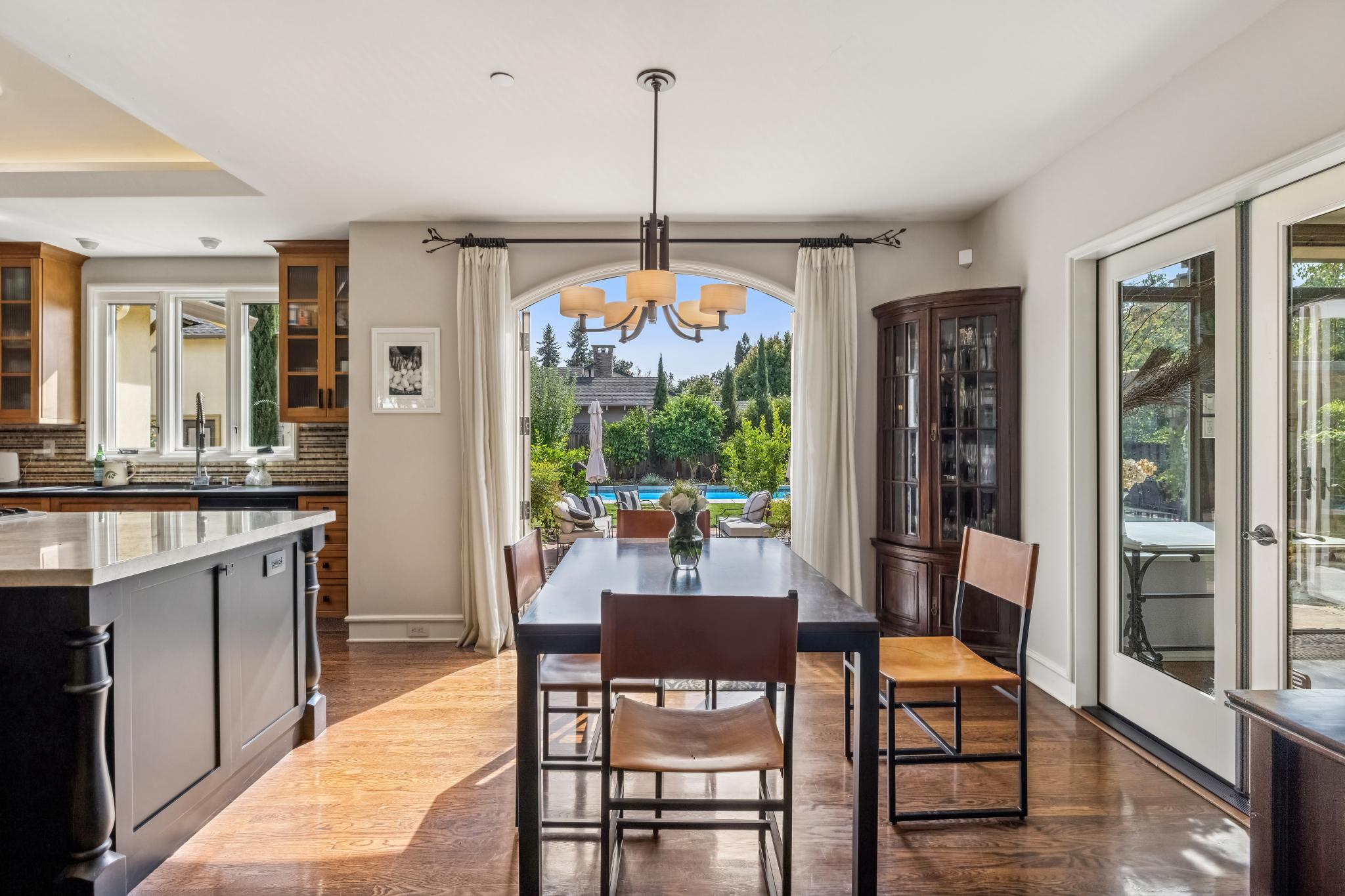  483 E. Napa St - 物件實景