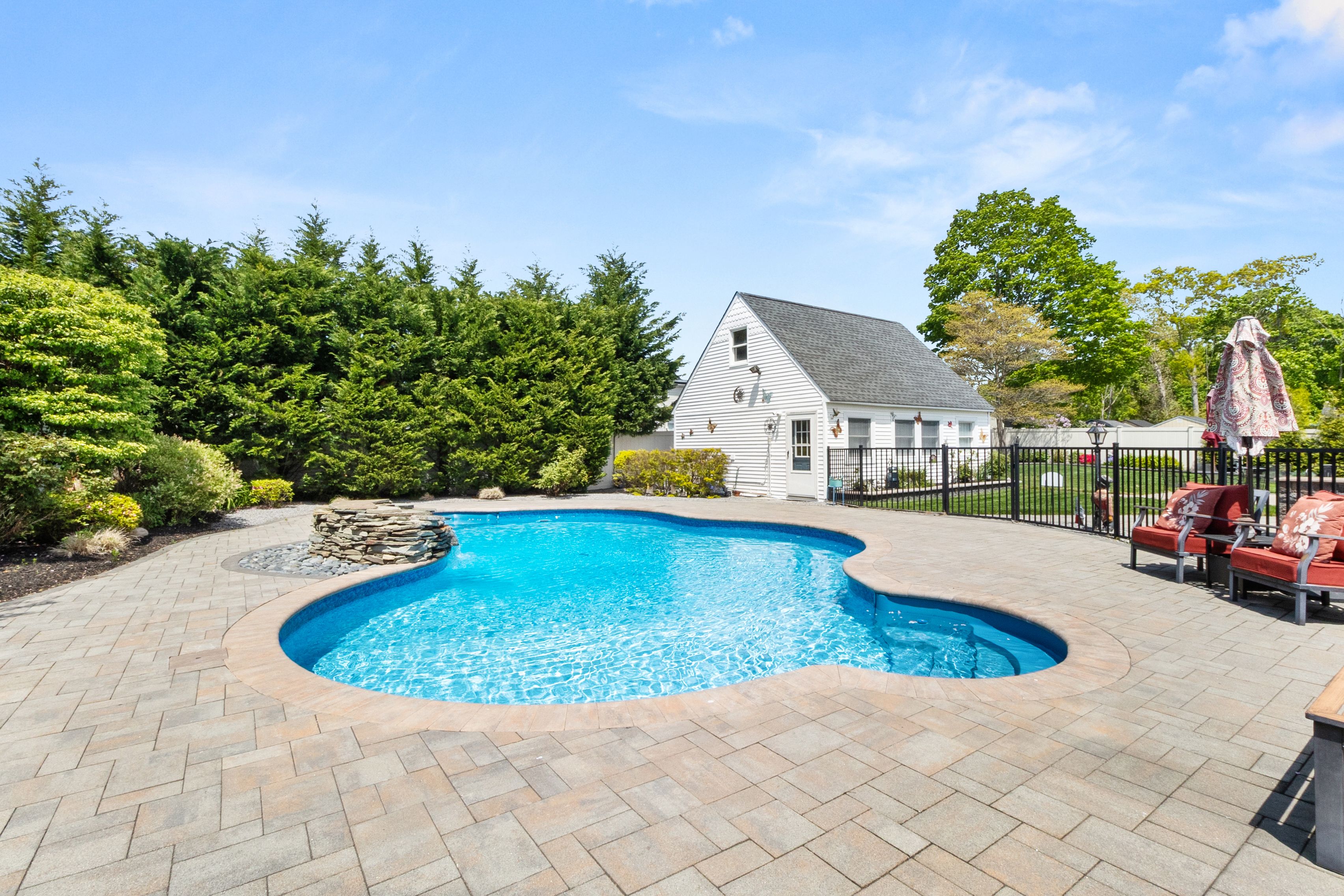  63 E Madison Street, East Islip, NY, 11730 - 物件實景