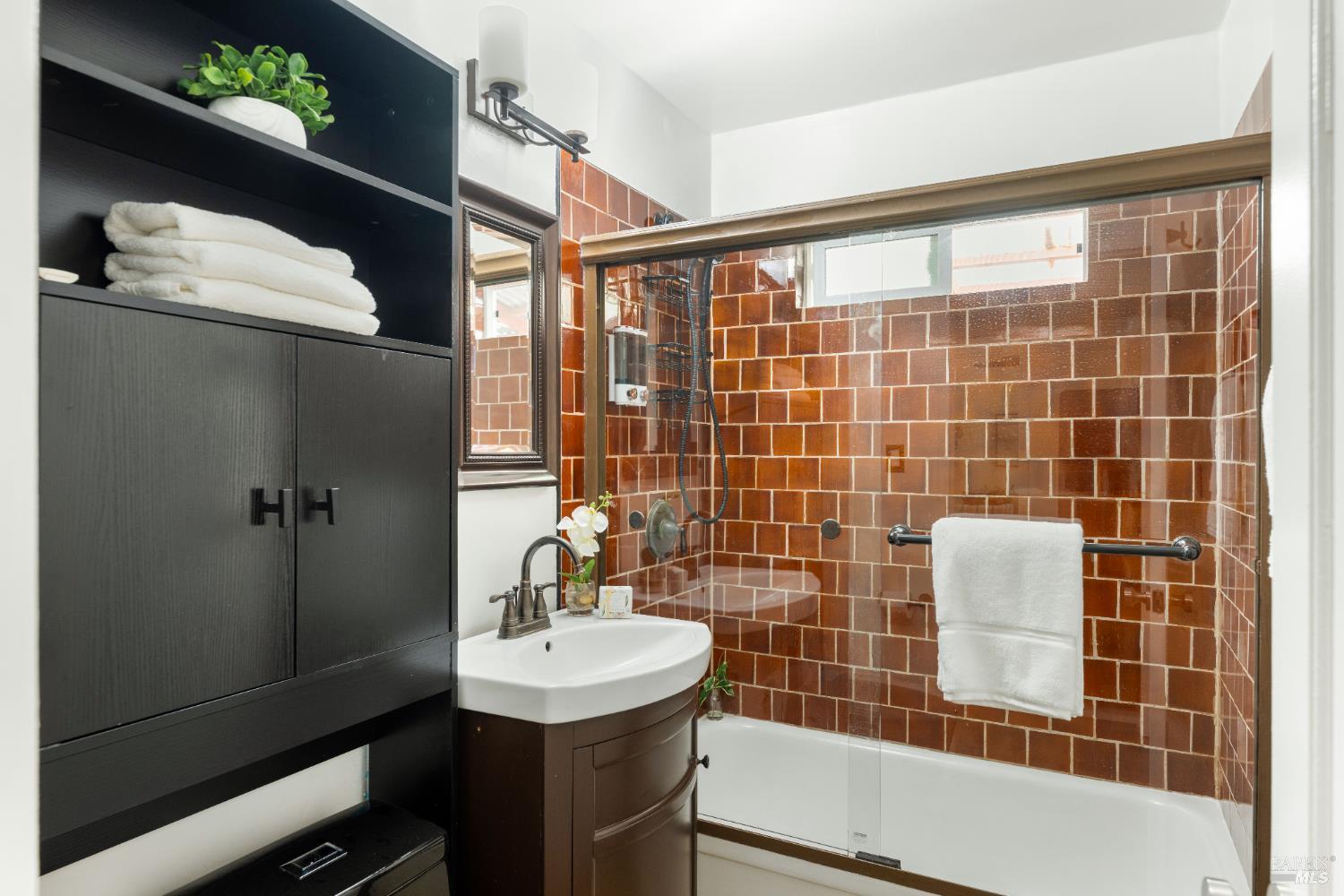 Napa, California, 94558, United States, 2 Bedrooms Bedrooms, ,1 BathroomBathrooms,Residential,For Sale,1947582