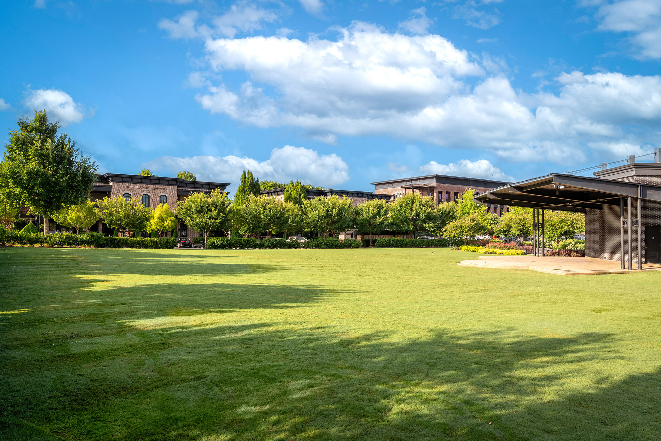  Set Within The Highly Sought-After Lake Haven At Crabapple Community - 物件實景