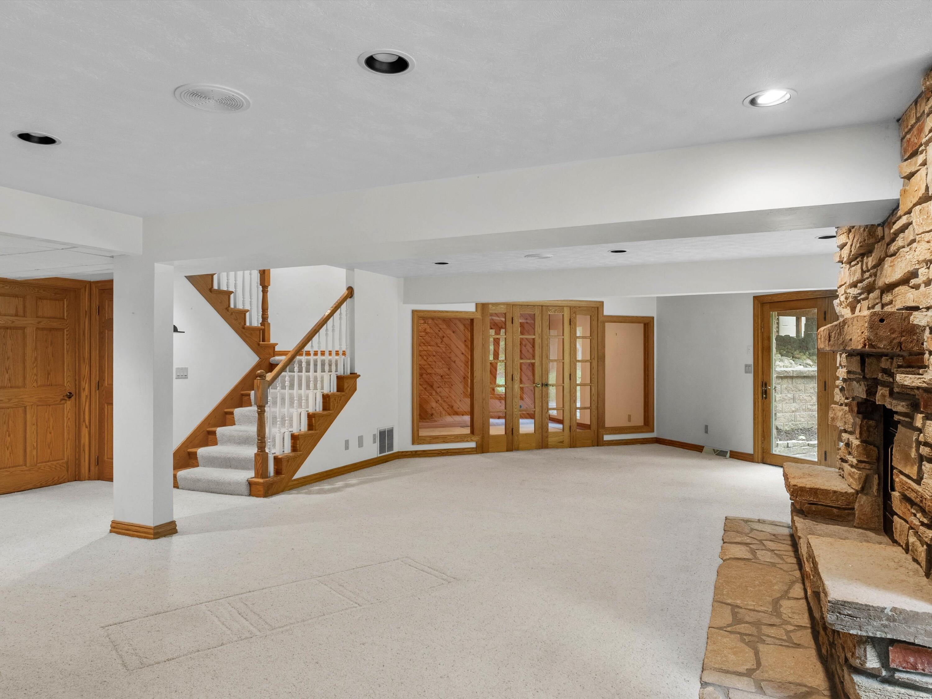 Eaton, Wisconsin, 54245, United States, 3 Bedrooms Bedrooms, ,4 BathroomsBathrooms,Residential,For Sale,1926569
