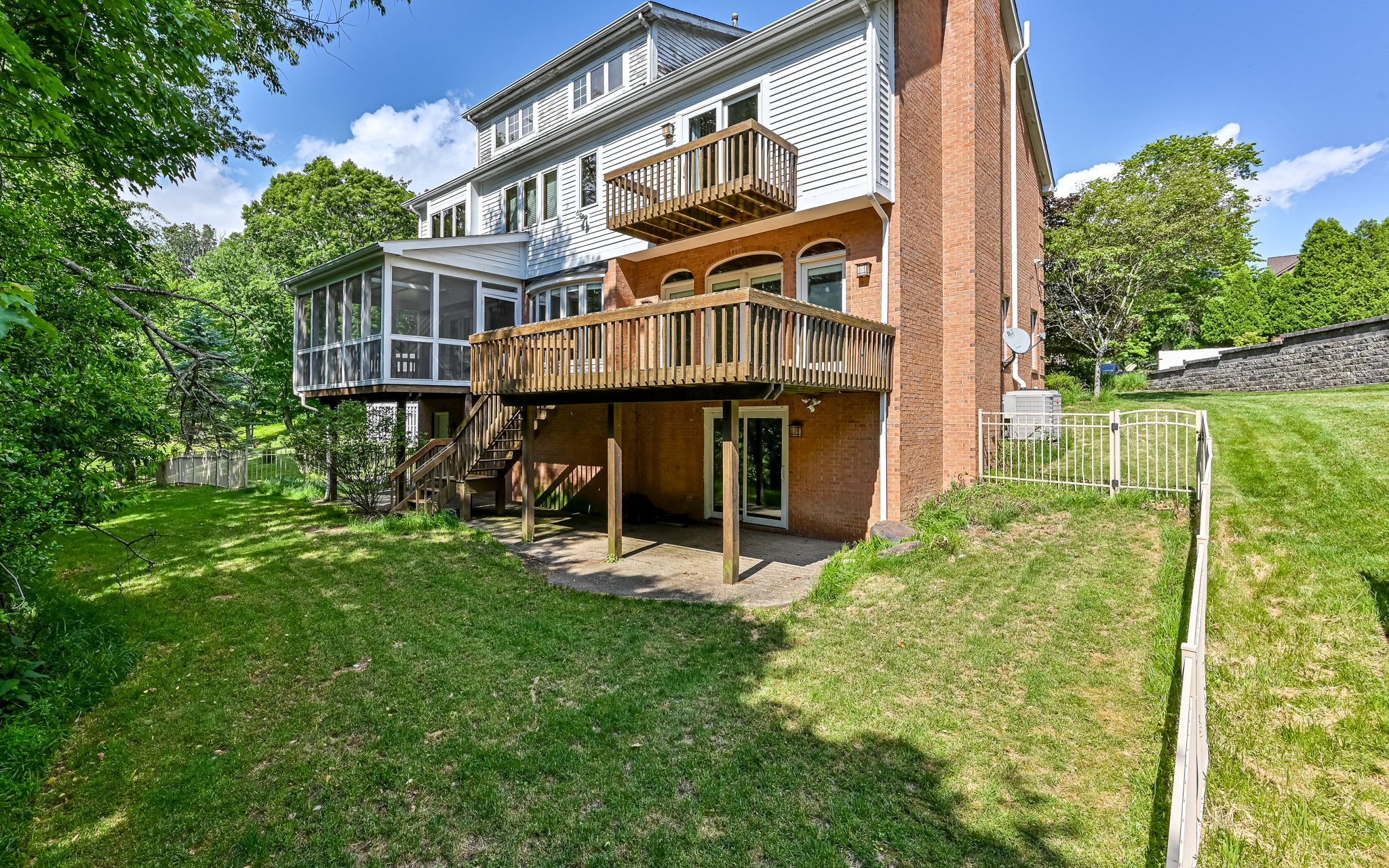  111 Timberwood Drive, Glenshaw, PA 15116 - 物件實景