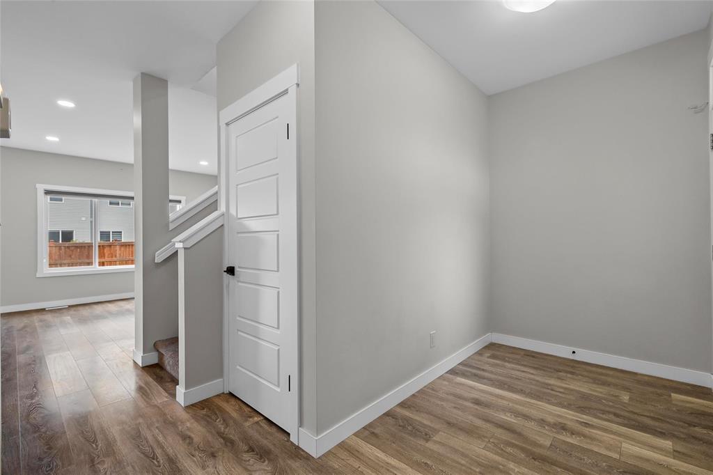 WINNIPEG, Manitoba, R2V 5C8, CA, 3 Bedrooms Bedrooms, ,2 BathroomsBathrooms,Residential,For Sale,1947801