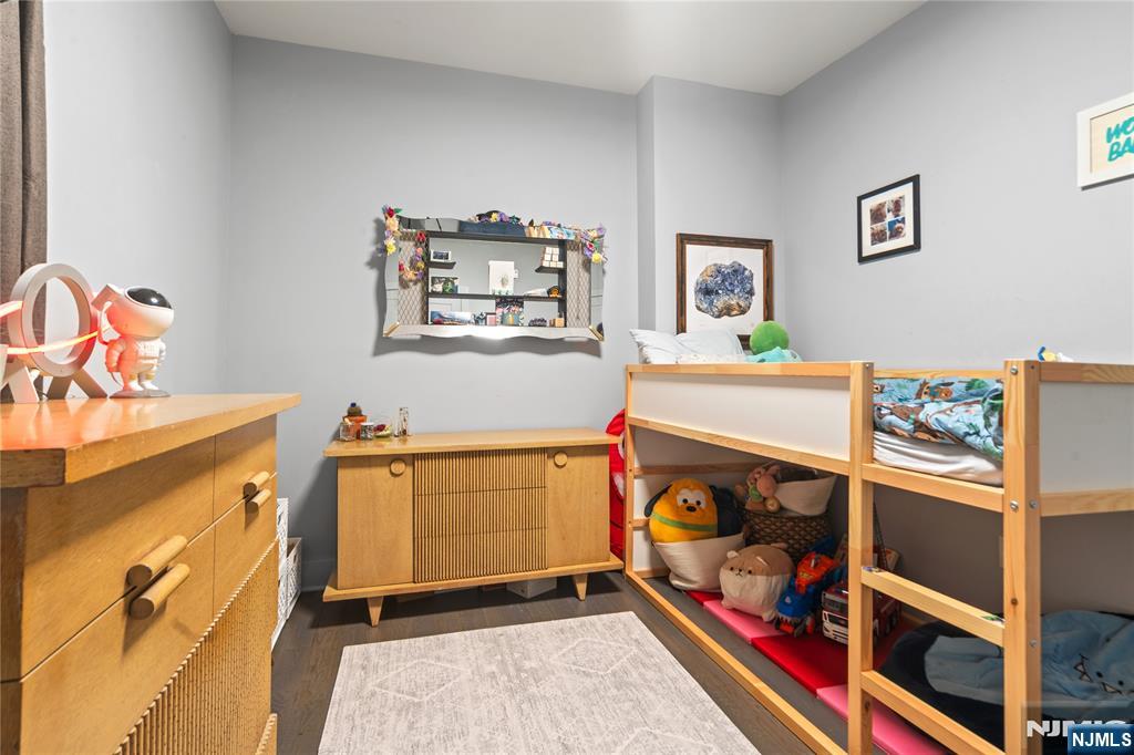 Jersey City, New Jersey, 07307, United States, 3 Bedrooms Bedrooms, ,2 BathroomsBathrooms,Residential,For Sale,1918659