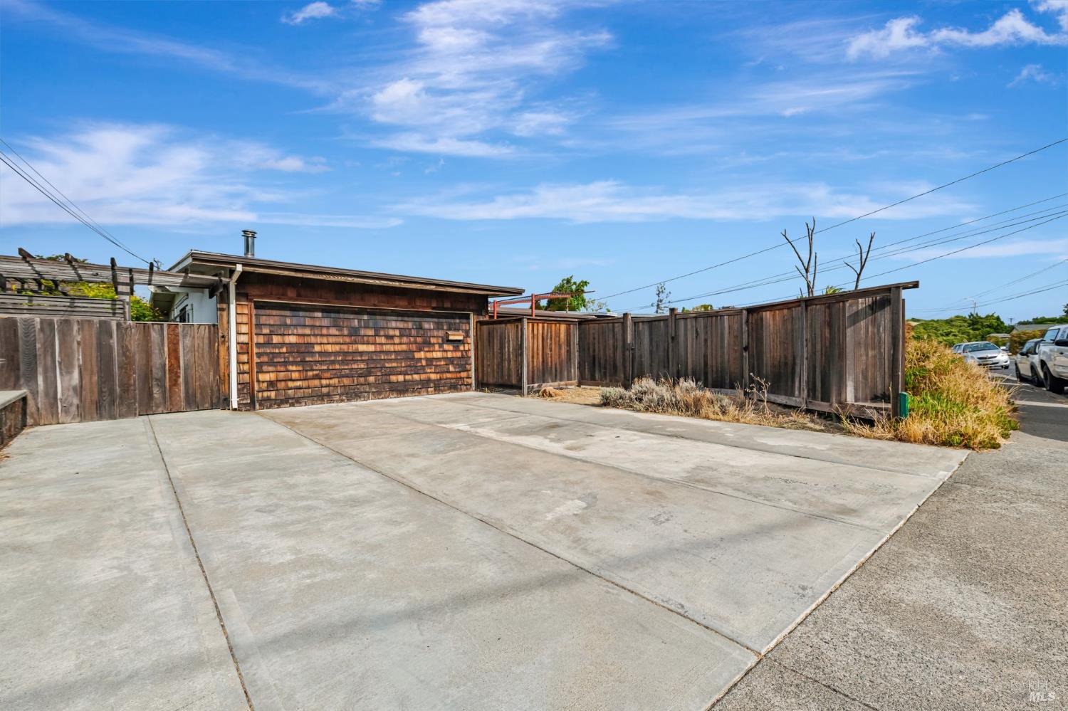 San Rafael, California, 94903, United States, 4 Bedrooms Bedrooms, ,2 BathroomsBathrooms,Residential,For Sale,1939619