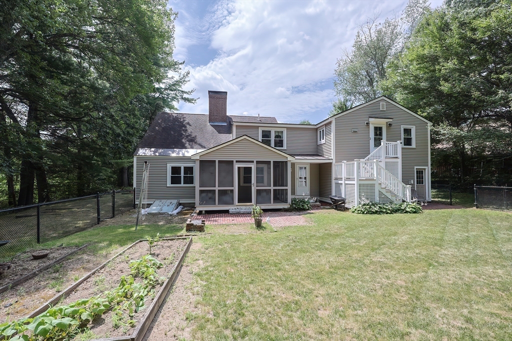 Ayer, Massachusetts, 01432, United States, 4 Bedrooms Bedrooms, ,3 BathroomsBathrooms,Residential,For Sale,1896806