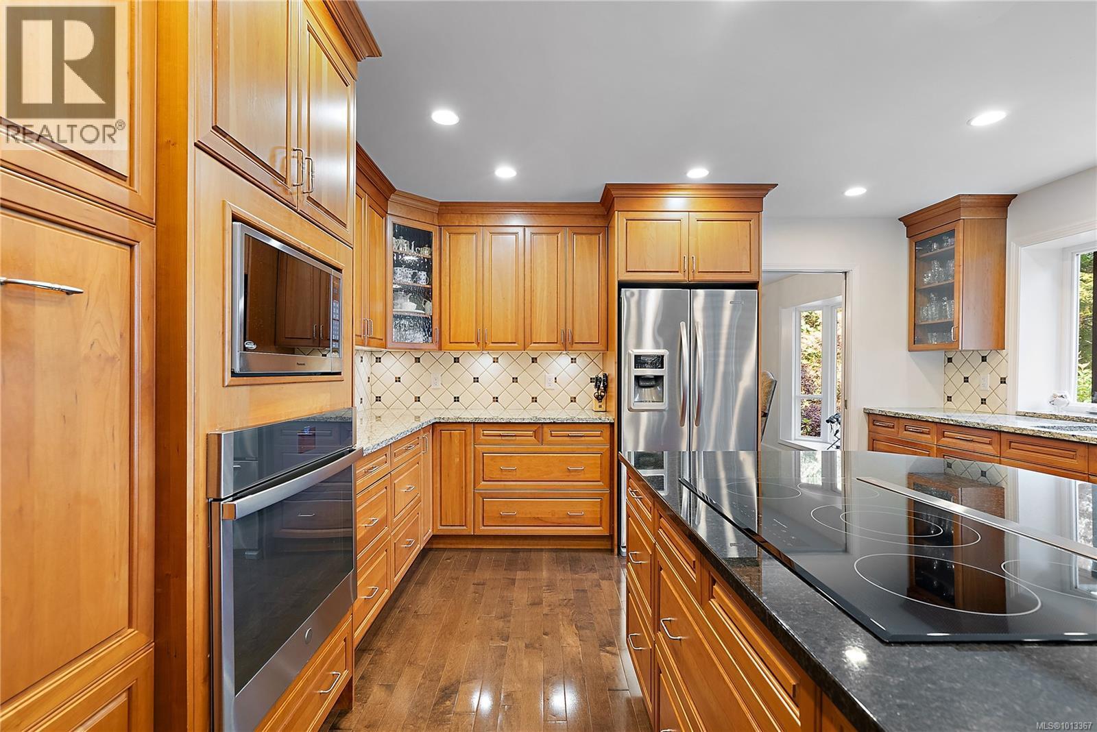 NORTH SAANICH, British Columbia, V8L 5L5, CA, 5 Bedrooms Bedrooms, ,4 BathroomsBathrooms,Residential,For Sale,1946996