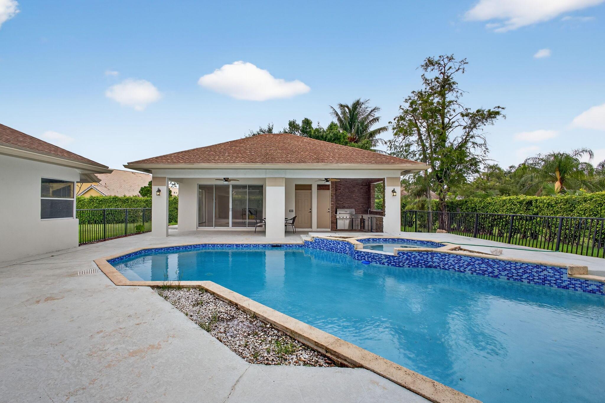 Wellington, Florida, 33414, United States, 5 Bedrooms Bedrooms, ,4 BathroomsBathrooms,Residential,For Sale,1978857