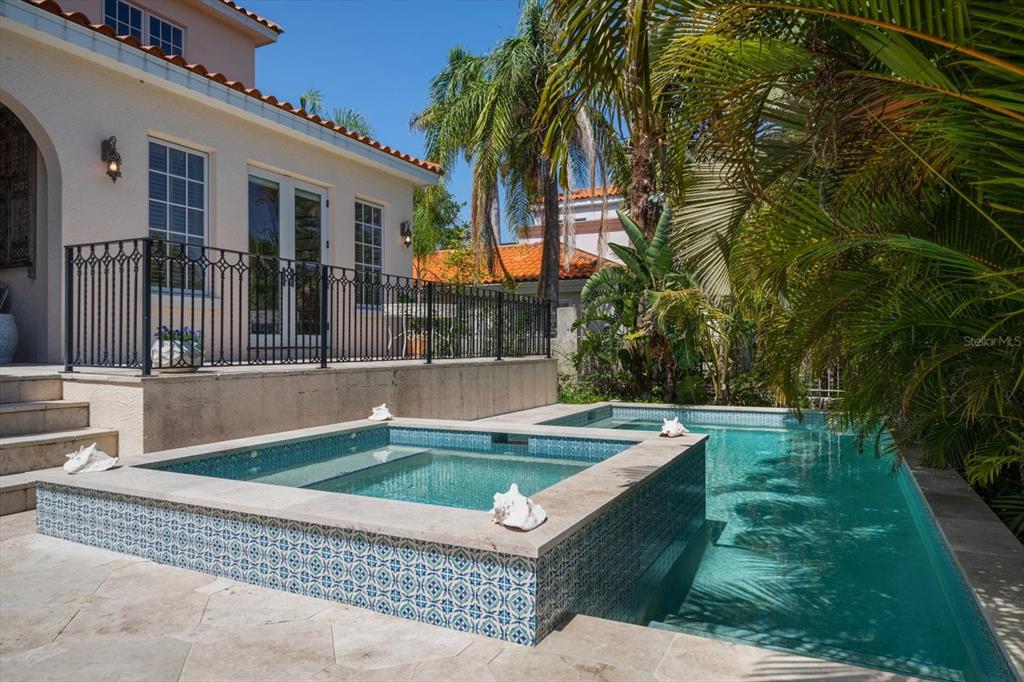 Tampa, Florida, 33606, United States, 5 Bedrooms Bedrooms, ,4 BathroomsBathrooms,Residential,For Sale,1827015