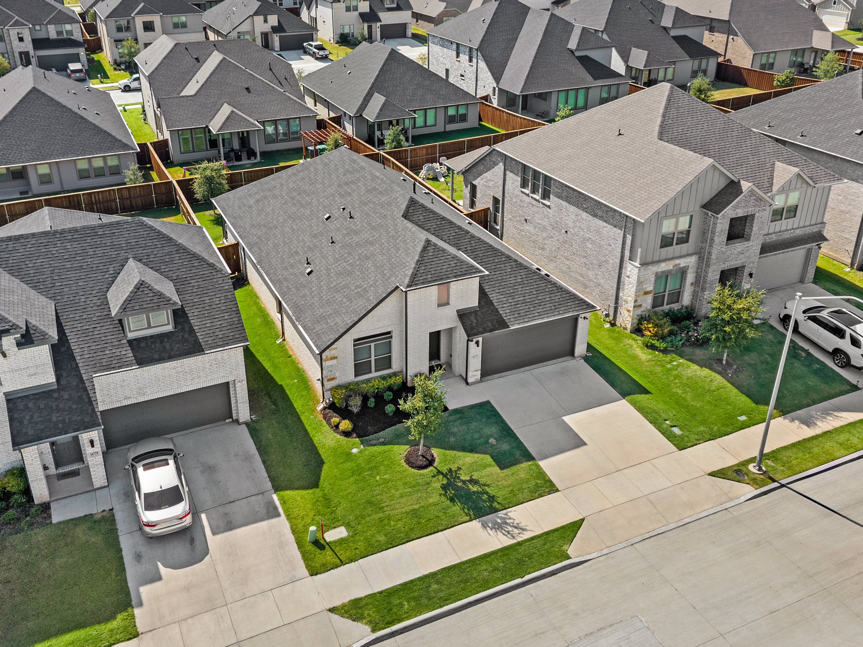  Newer Construction with an Established Feel - 物件實景