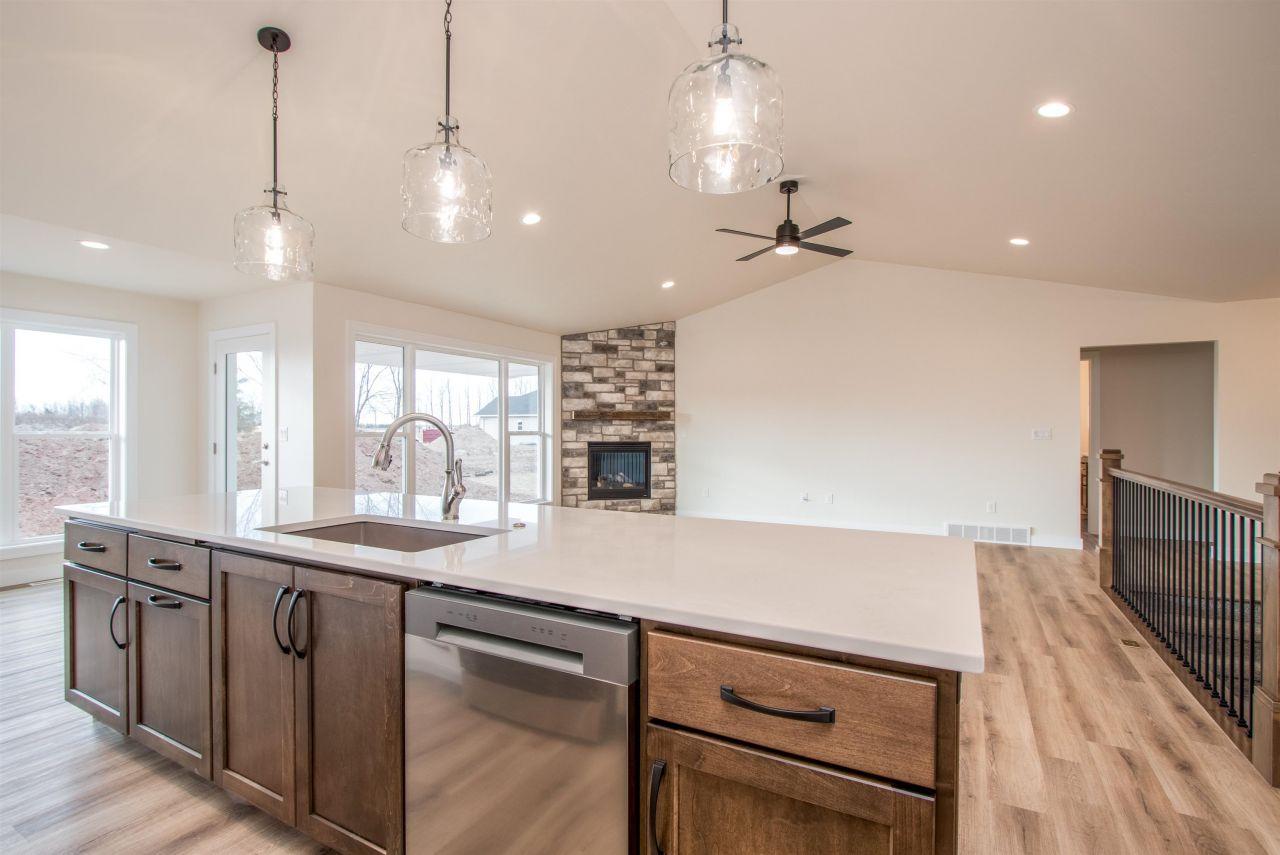 DE PERE, Wisconsin, 54115, United States, 3 Bedrooms Bedrooms, ,3 BathroomsBathrooms,Residential,For Sale,1695788