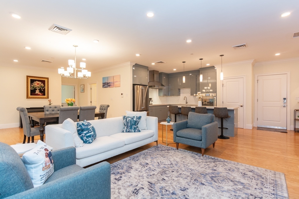 Winchester, Massachusetts, 01890, United States, 2 Bedrooms Bedrooms, ,2 BathroomsBathrooms,Residential,For Sale,1989425