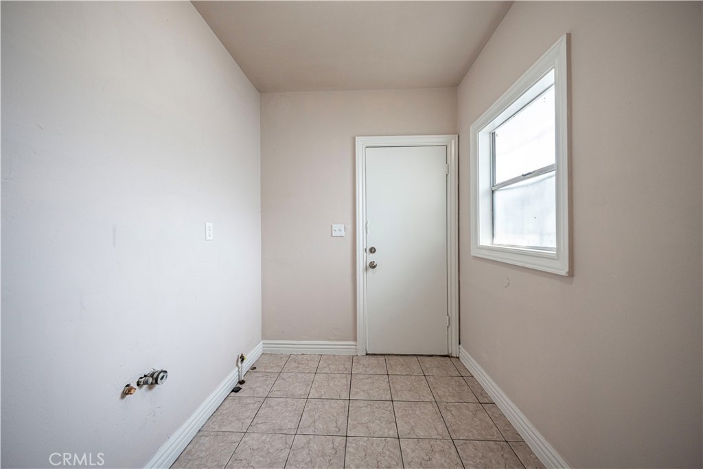 Los Angeles, California, 90011, United States, 4 Bedrooms Bedrooms, ,3 BathroomsBathrooms,Residential,For Sale,1984518