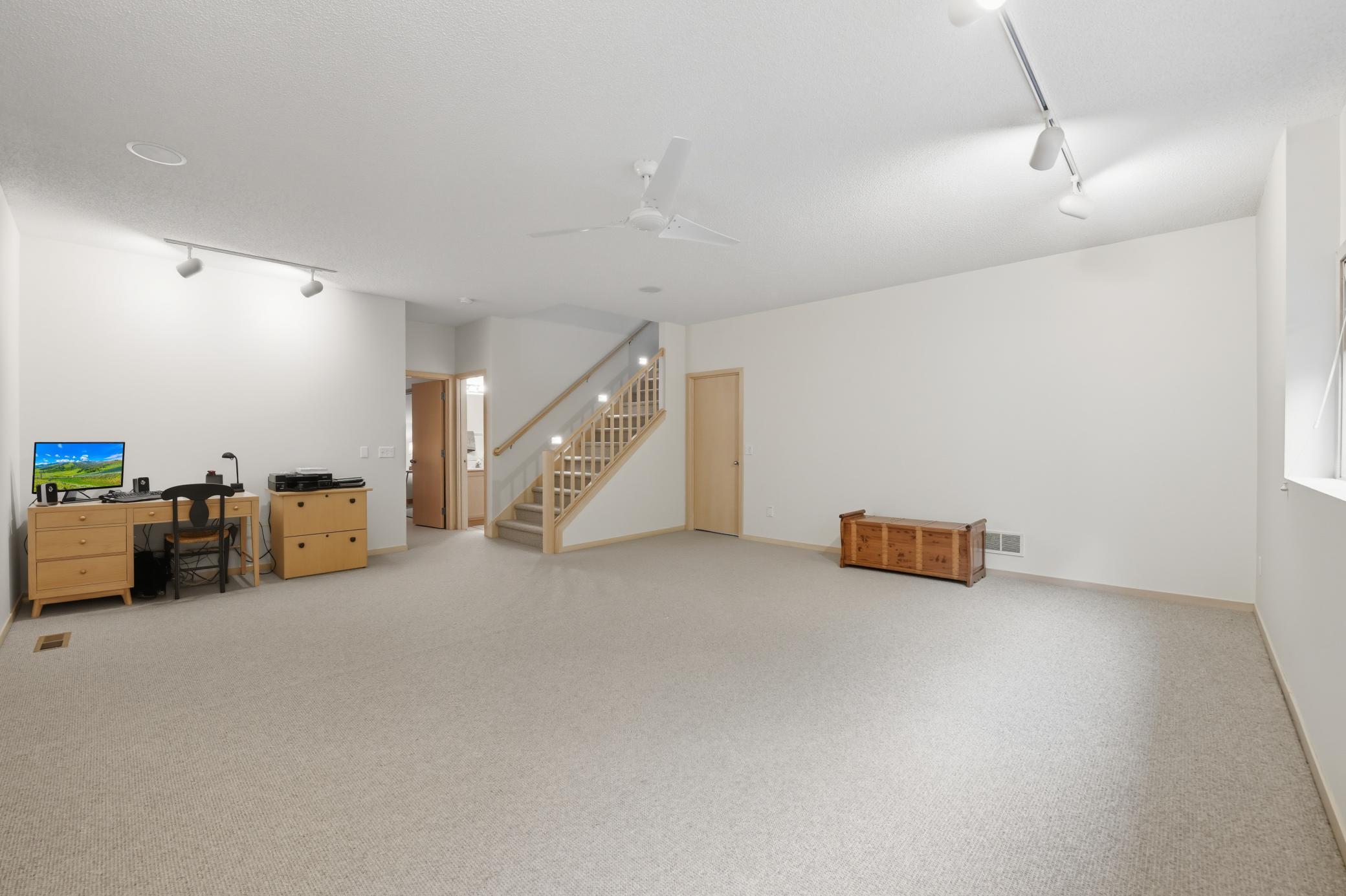 Shorewood, Minnesota, 55331, United States, 2 Bedrooms Bedrooms, ,3 BathroomsBathrooms,Residential,For Sale,1956041