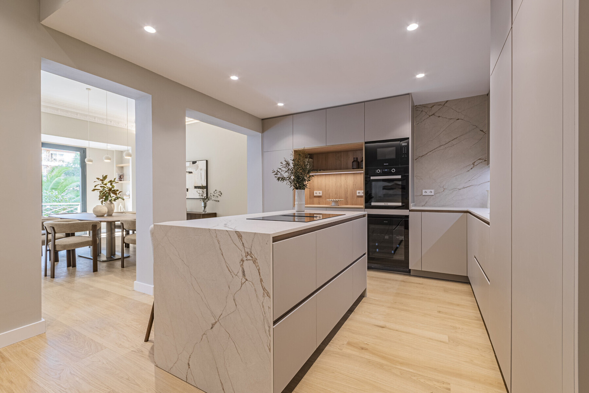  Elegant 5 Bedroom Renovated Apartment in Barcelona - 物件實景