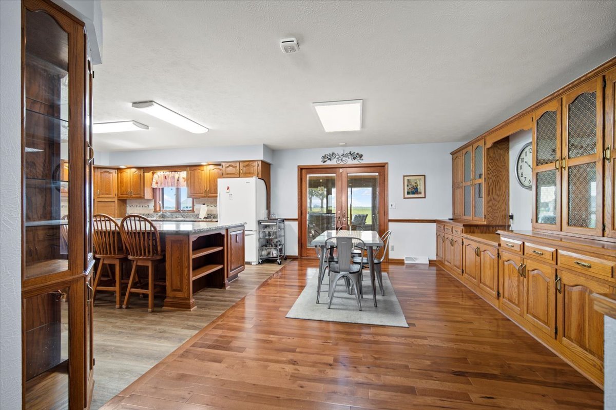 Saunemin, Illinois, 61769, United States, 4 Bedrooms Bedrooms, ,4 BathroomsBathrooms,Residential,For Sale,1958383
