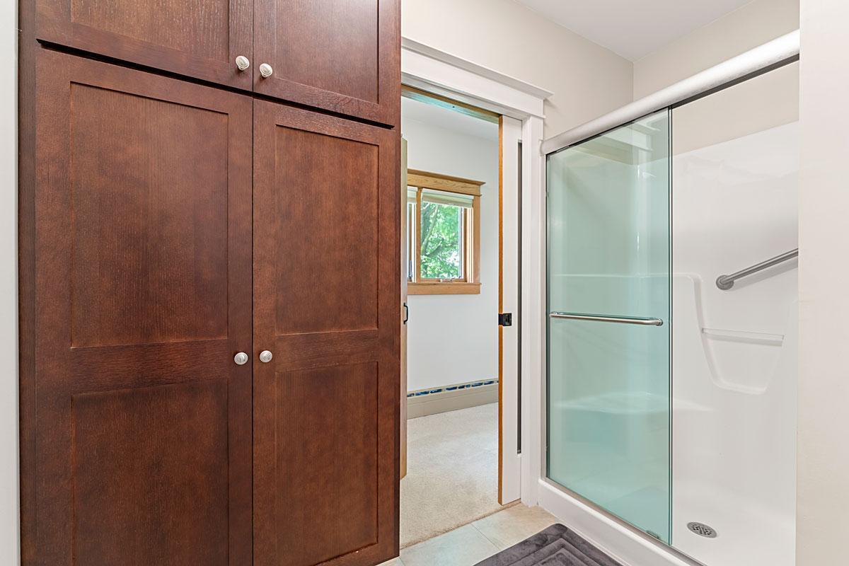 Northfield, Minnesota, 55057, United States, 5 Bedrooms Bedrooms, ,1 BathroomBathrooms,Residential,For Sale,1984283