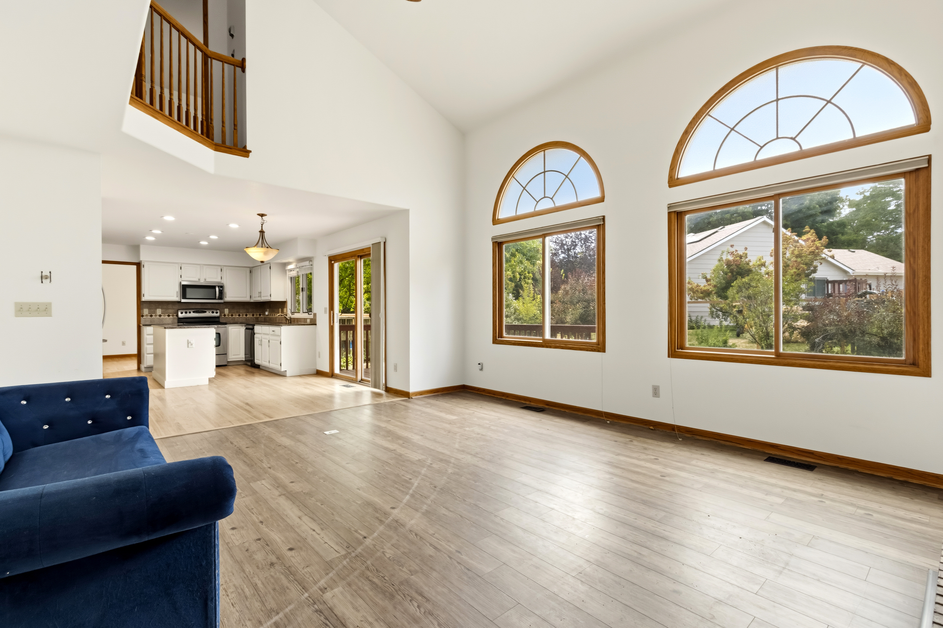  Beautifully Maintained Home in the Tree-Lined Oakridge Neighborhood - 物件實景