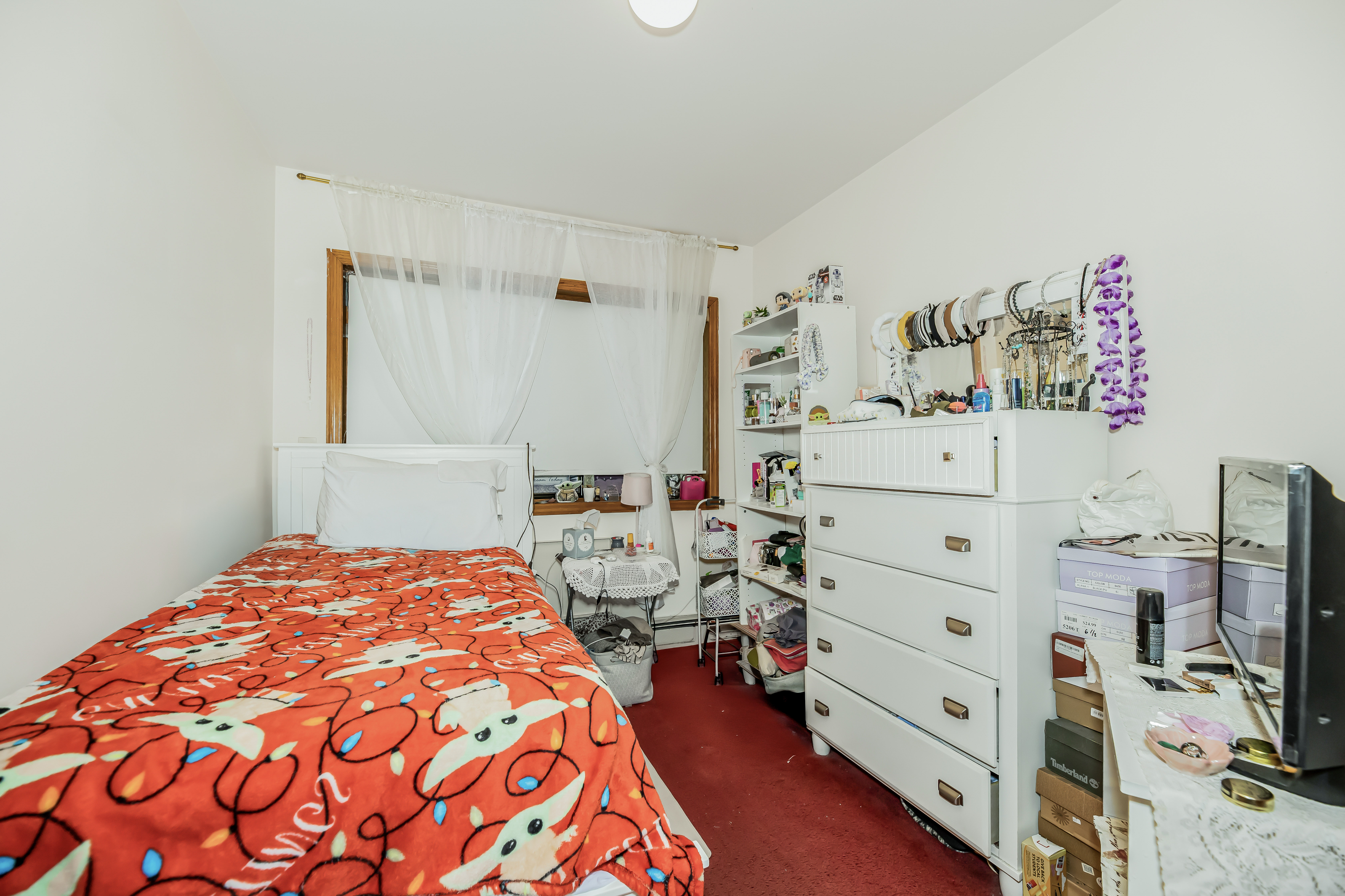 Yonkers, New York, 10701, United States, 4 Bedrooms Bedrooms, ,2 BathroomsBathrooms,Residential,For Sale,1978854