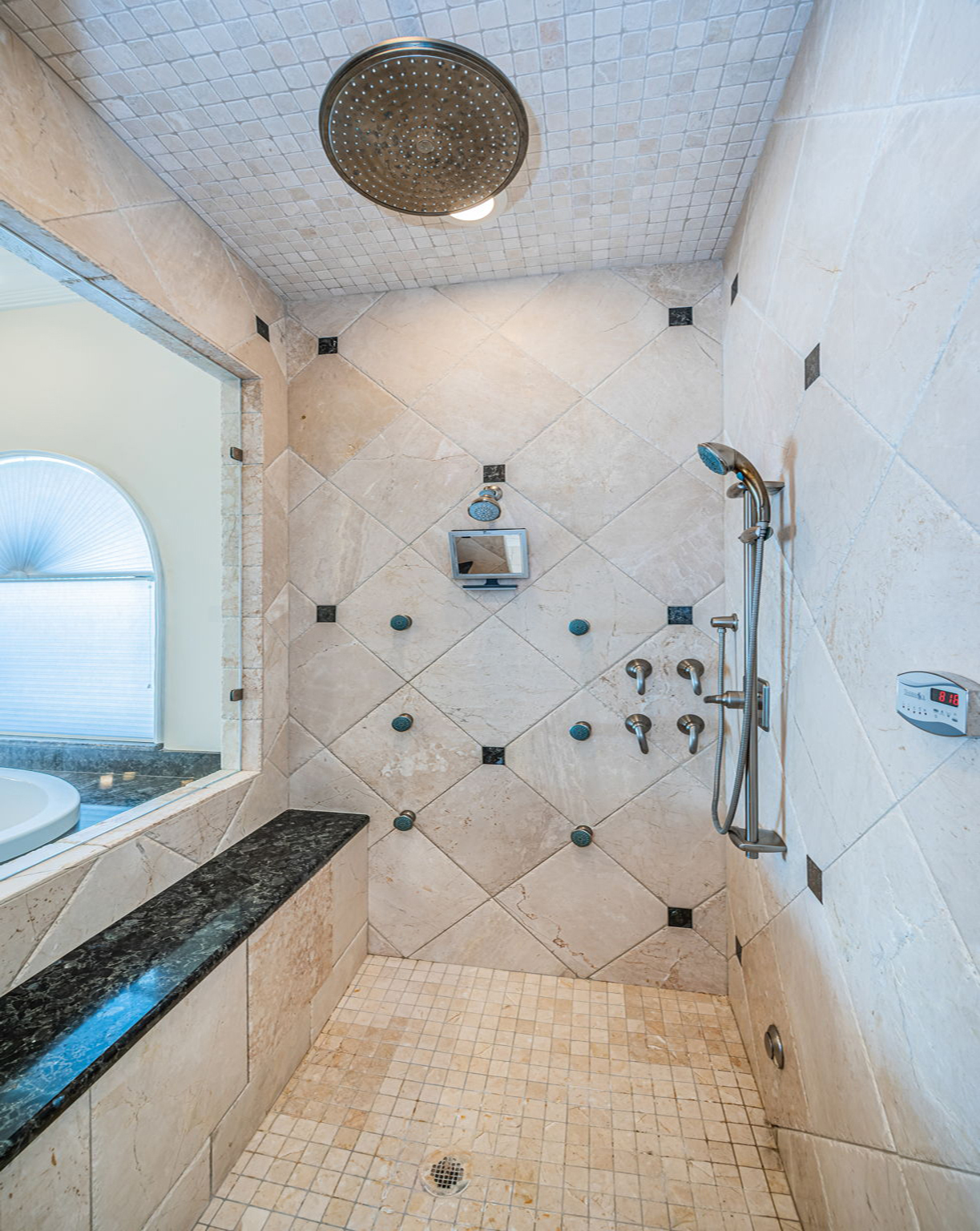 St Petersburg, Florida, 33707, United States, 5 Bedrooms Bedrooms, ,5 BathroomsBathrooms,Residential,For Sale,2006025