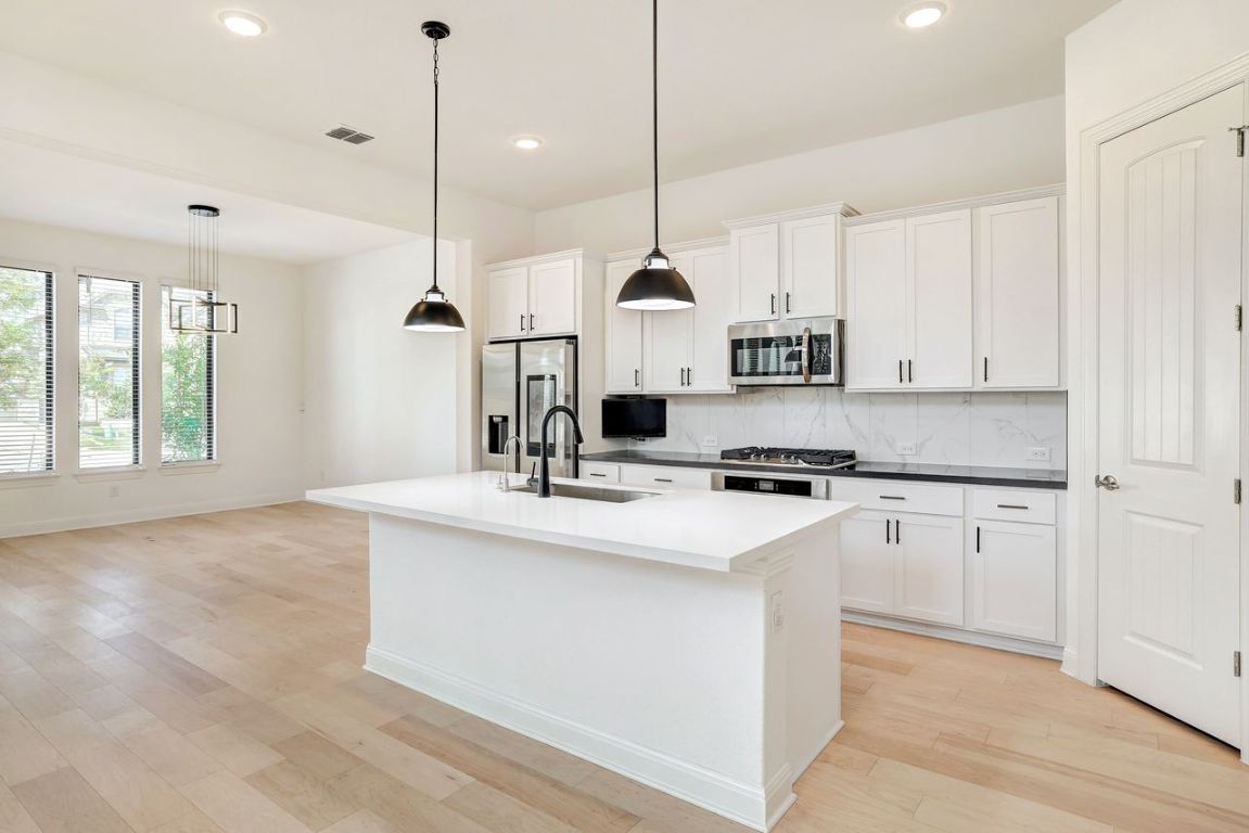 Leander, Texas, 78641, United States, 4 Bedrooms Bedrooms, ,4 BathroomsBathrooms,Residential,For Sale,1933060