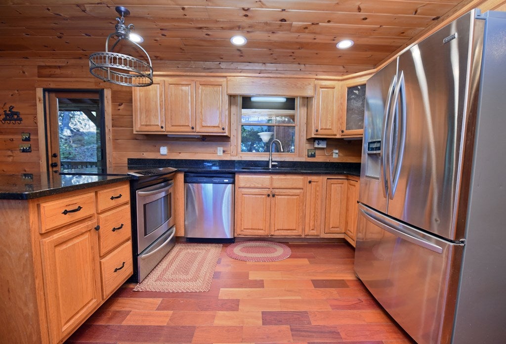 Suches, Georgia, 30572, United States, 3 Bedrooms Bedrooms, ,3 BathroomsBathrooms,Residential,For Sale,1877290