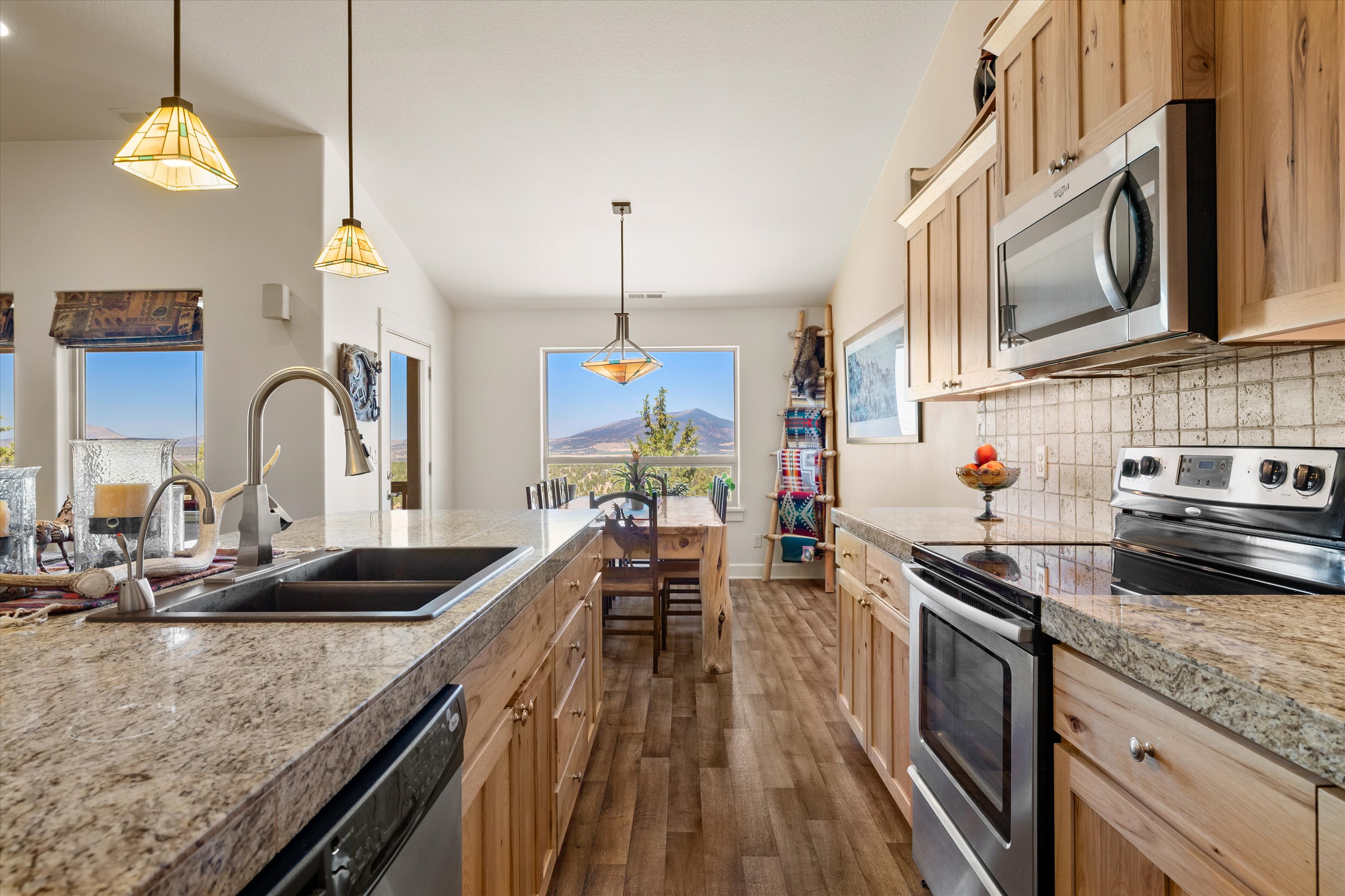 Prineville, Oregon, 97754, United States, 3 Bedrooms Bedrooms, ,2 BathroomsBathrooms,Residential,For Sale,1903367