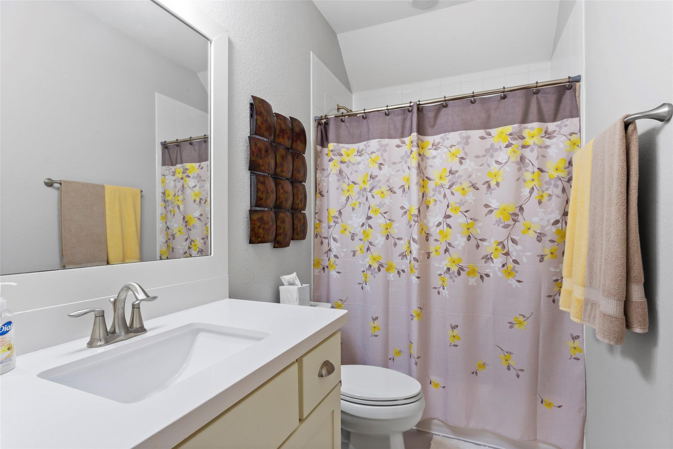 Rosenberg, Texas, 77469, United States, 4 Bedrooms Bedrooms, ,5 BathroomsBathrooms,Residential,For Sale,2010011