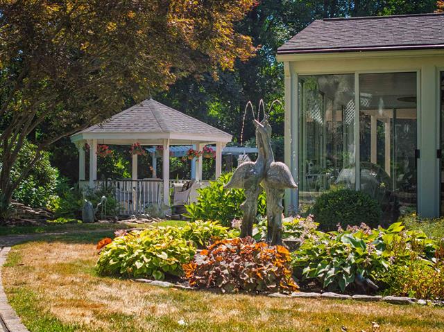 Dover, New Hampshire, 03820, United States, 3 Bedrooms Bedrooms, ,4 BathroomsBathrooms,Residential,For Sale,1926257