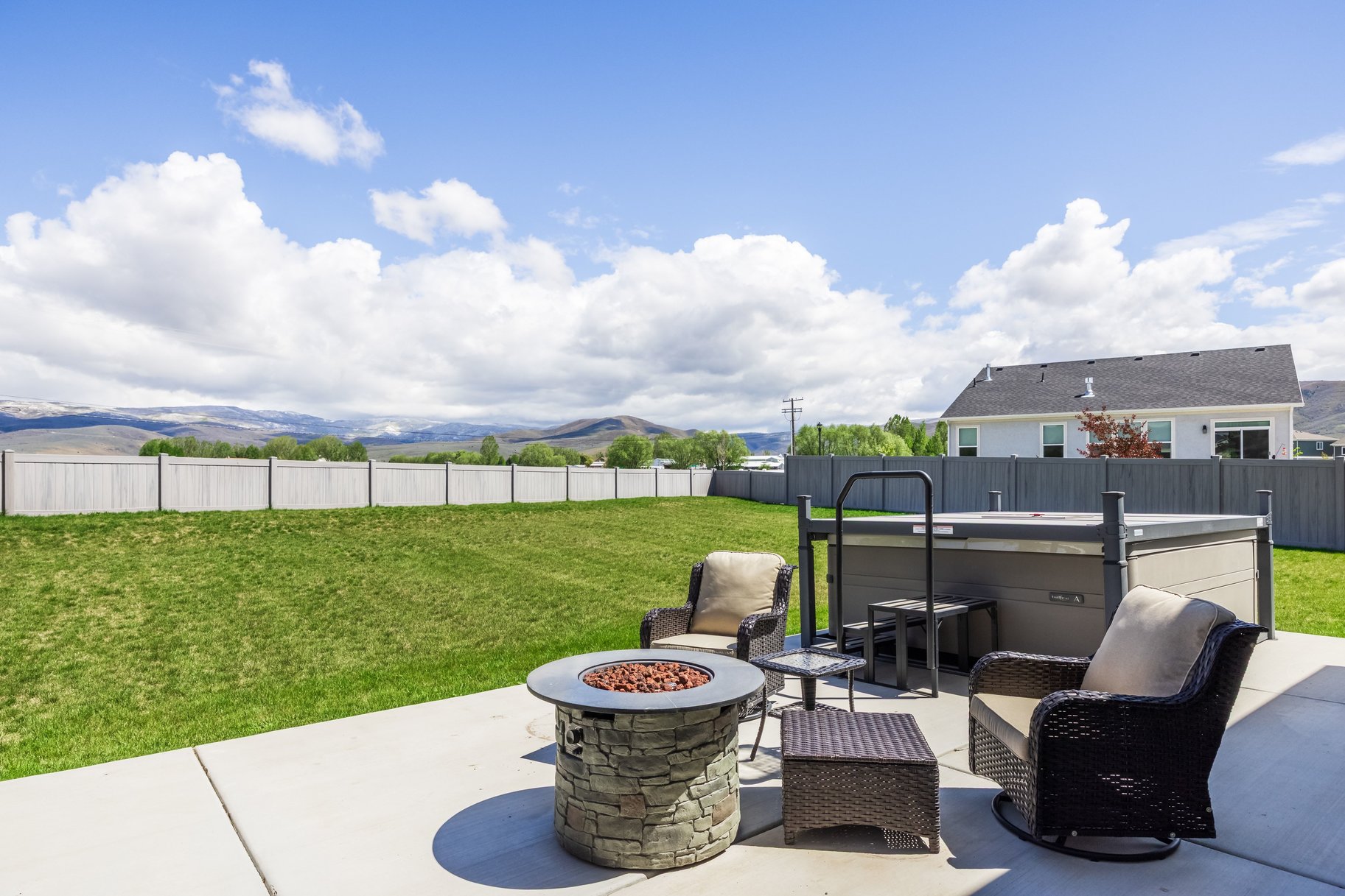  Fully Furnished Luxury Residence with Unmatched Finishes and Views - 物件實景