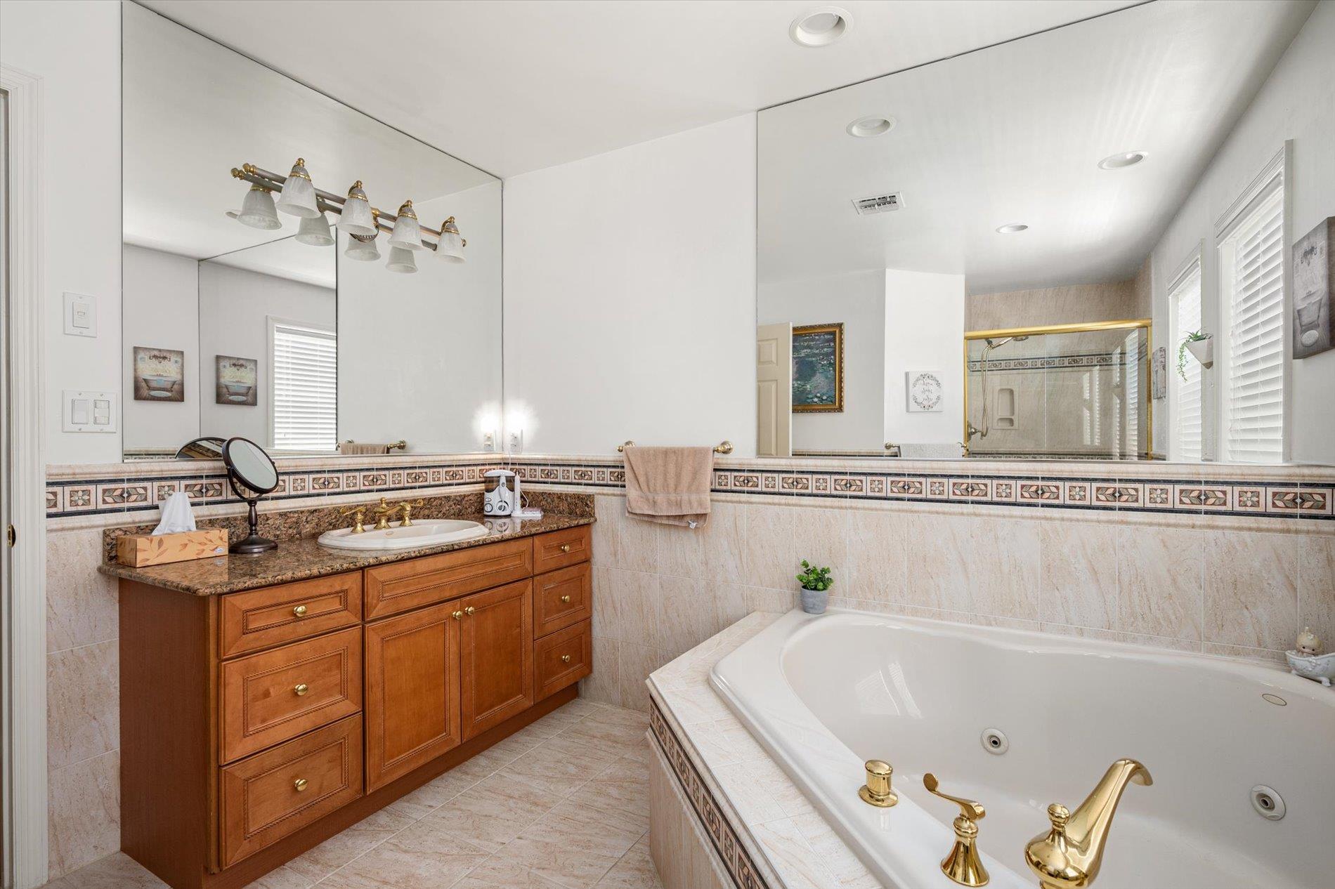 Kings Park, New York, 11754, United States, 3 Bedrooms Bedrooms, ,3 BathroomsBathrooms,Residential,For Sale,1827853