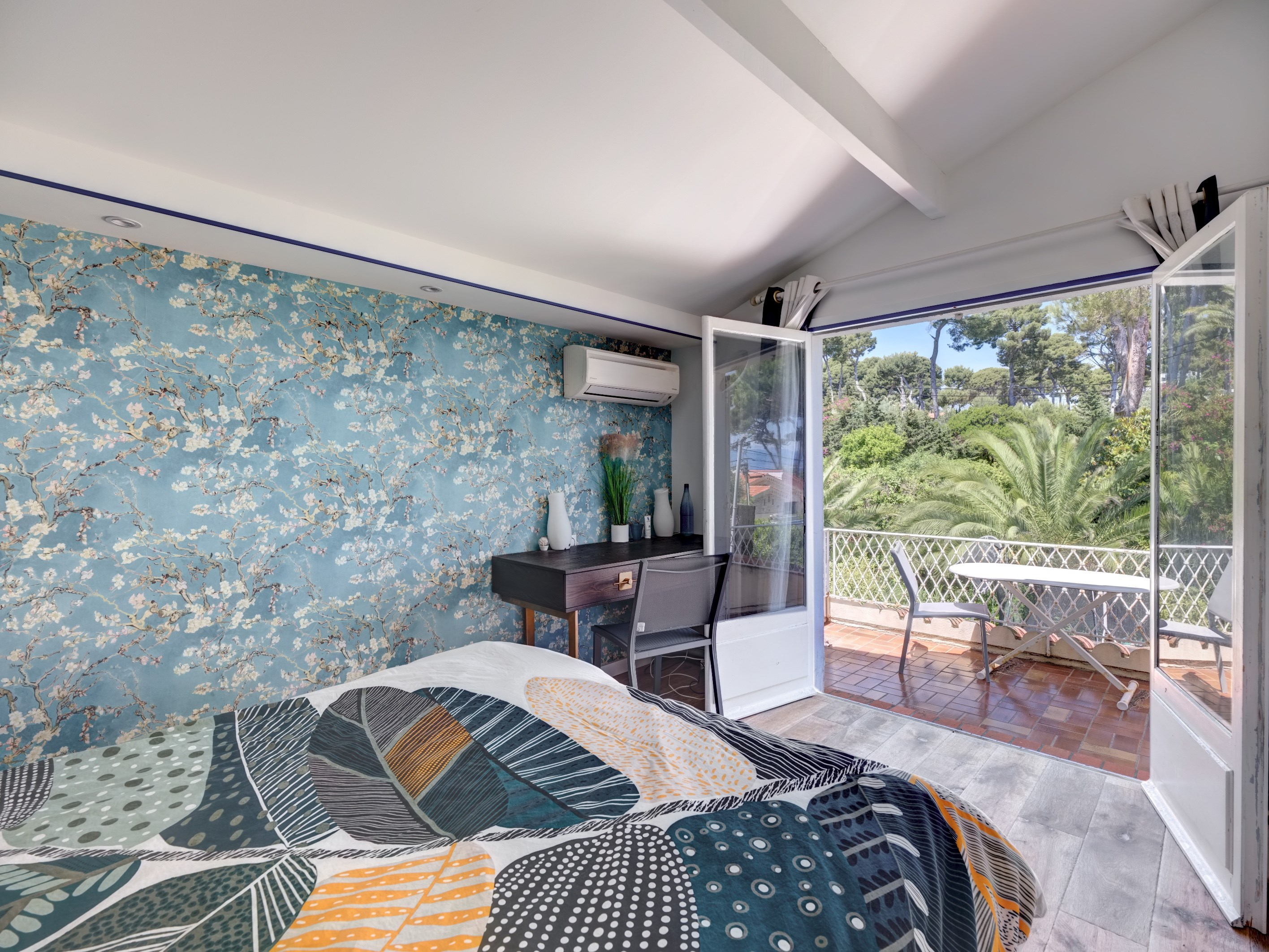  Cap d’Antibes villa with sea views pool and exceptional renovation potential - 物件實景