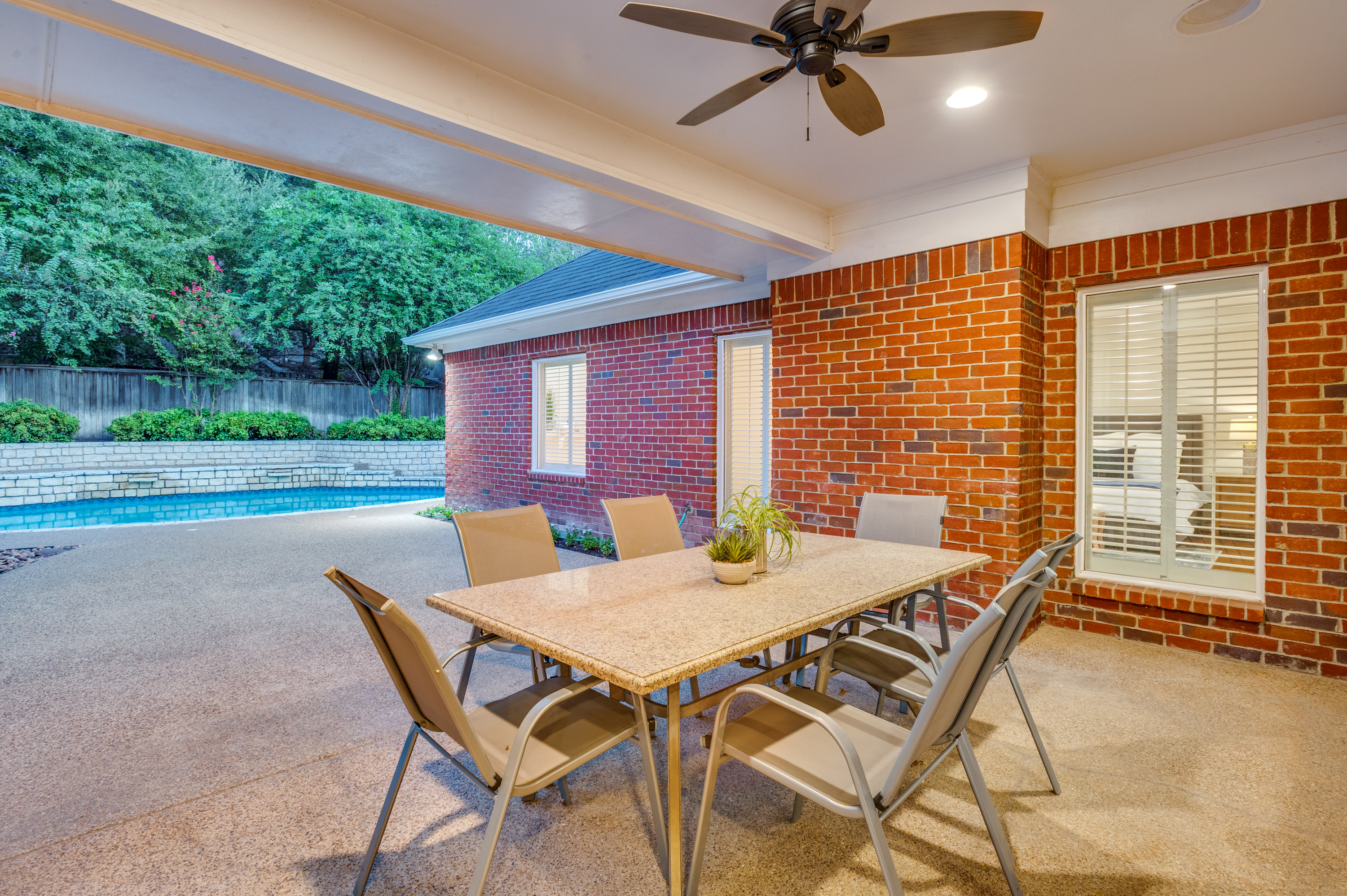  Exclusive Mira Vista Living on a Private Cul-de-Sac - 物件實景