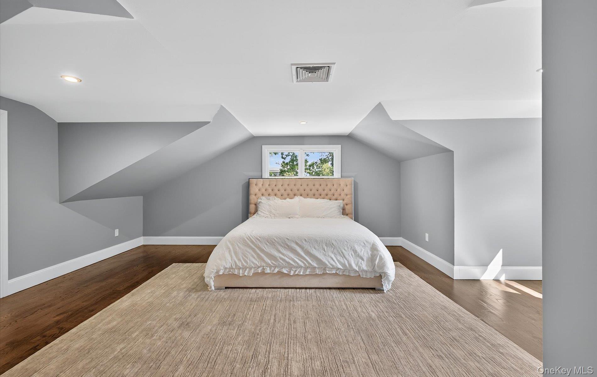 Woodbury, New York, 11797, United States, 5 Bedrooms Bedrooms, ,6 BathroomsBathrooms,Residential,For Sale,1918098